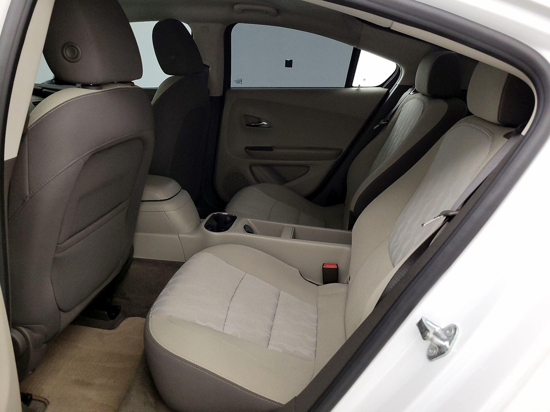 Thumbnail: 2015 Chevrolet Volt - 18