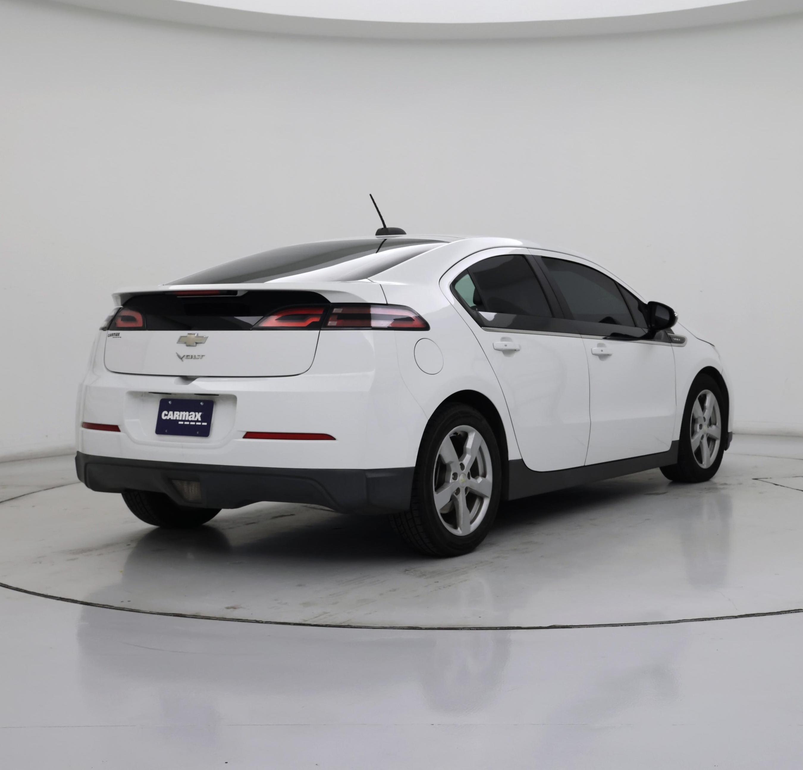 Thumbnail: 2015 Chevrolet Volt - 8