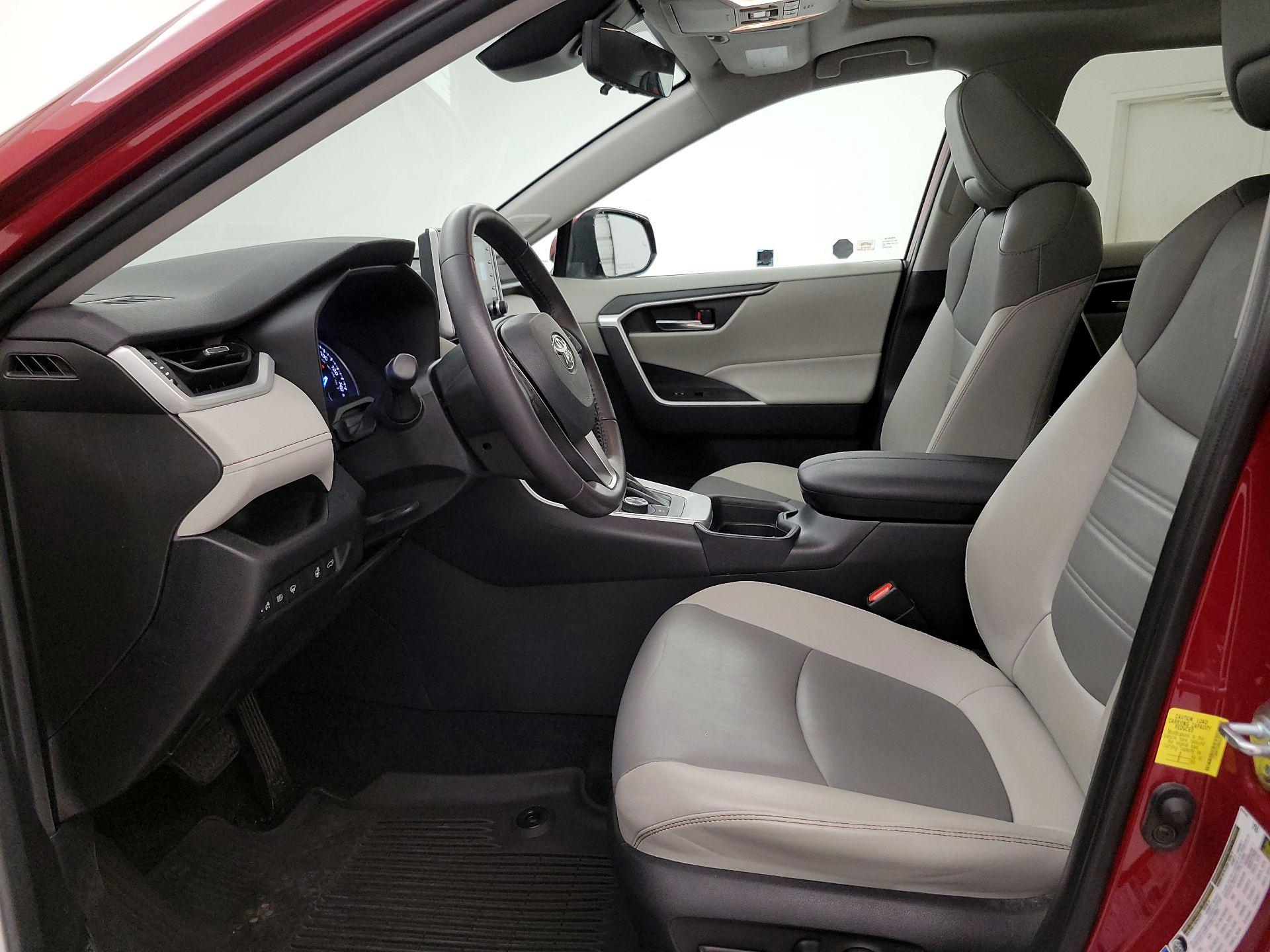 Thumbnail: 2021 Toyota RAV4 - 11