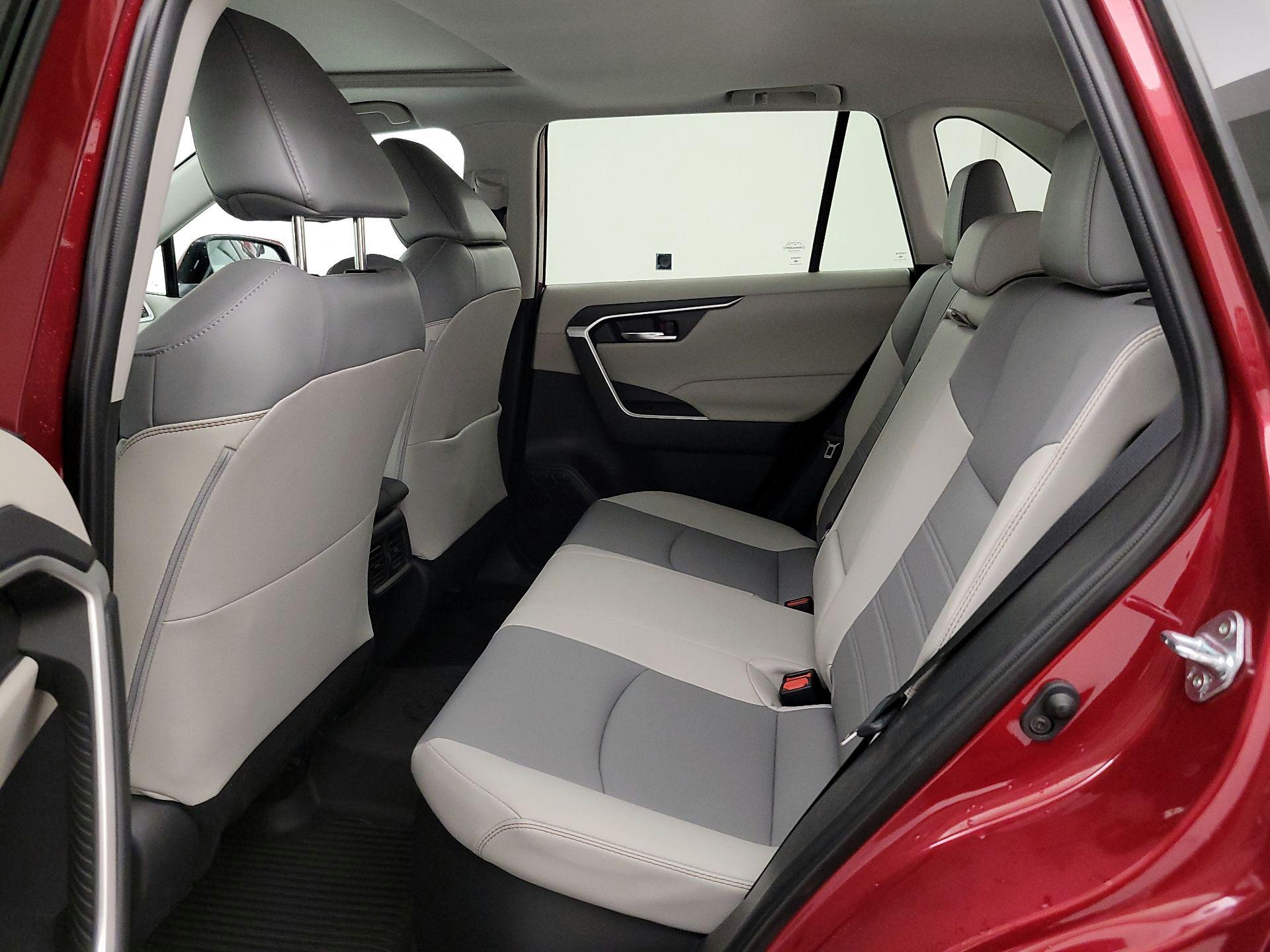 Thumbnail: 2021 Toyota RAV4 - 20