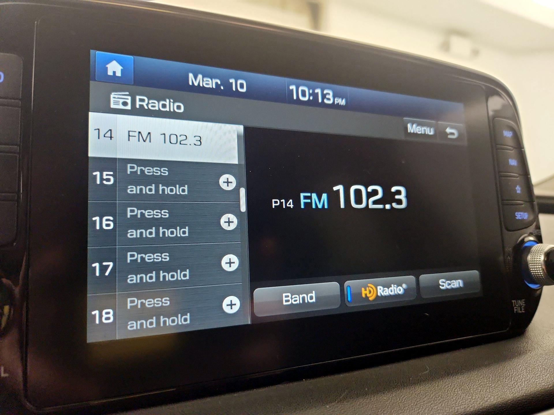 Thumbnail: 2019 Hyundai Santa Fe - 16