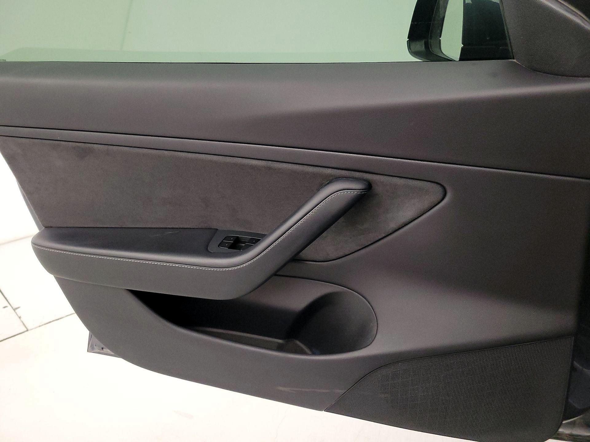 Thumbnail: 2021 Tesla Model 3 - 12