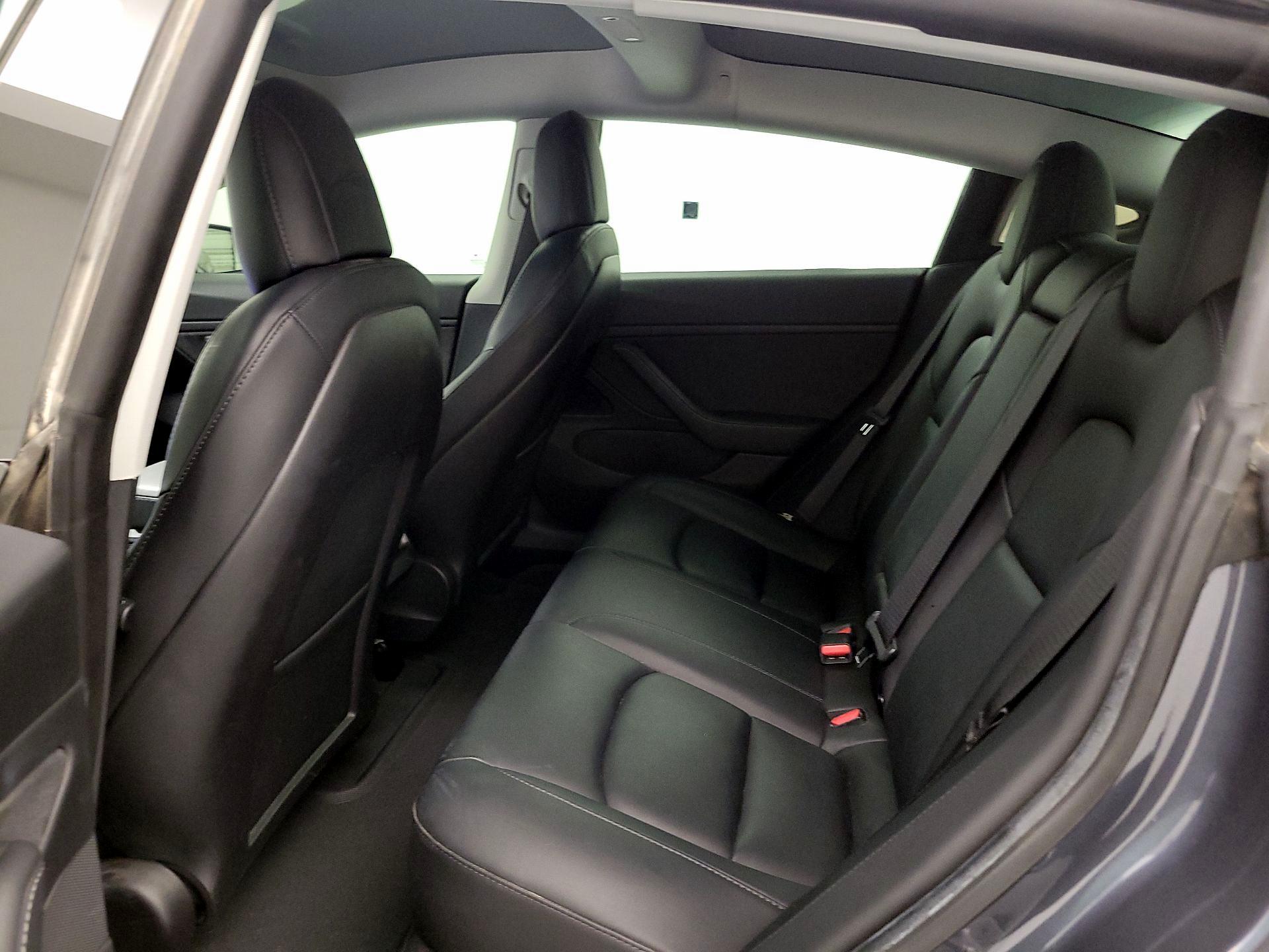 Thumbnail: 2021 Tesla Model 3 - 19