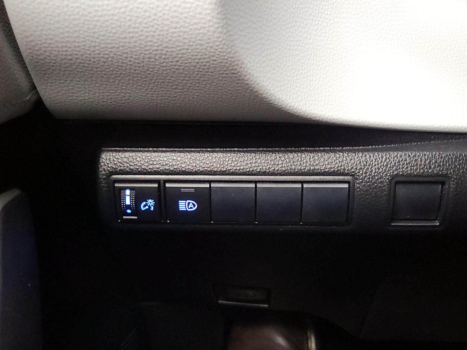 Thumbnail: 2020 Toyota Corolla - 13