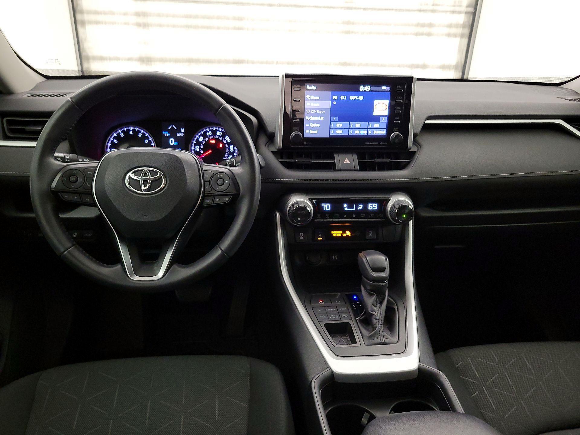 Thumbnail: 2019 Toyota RAV4 - 9