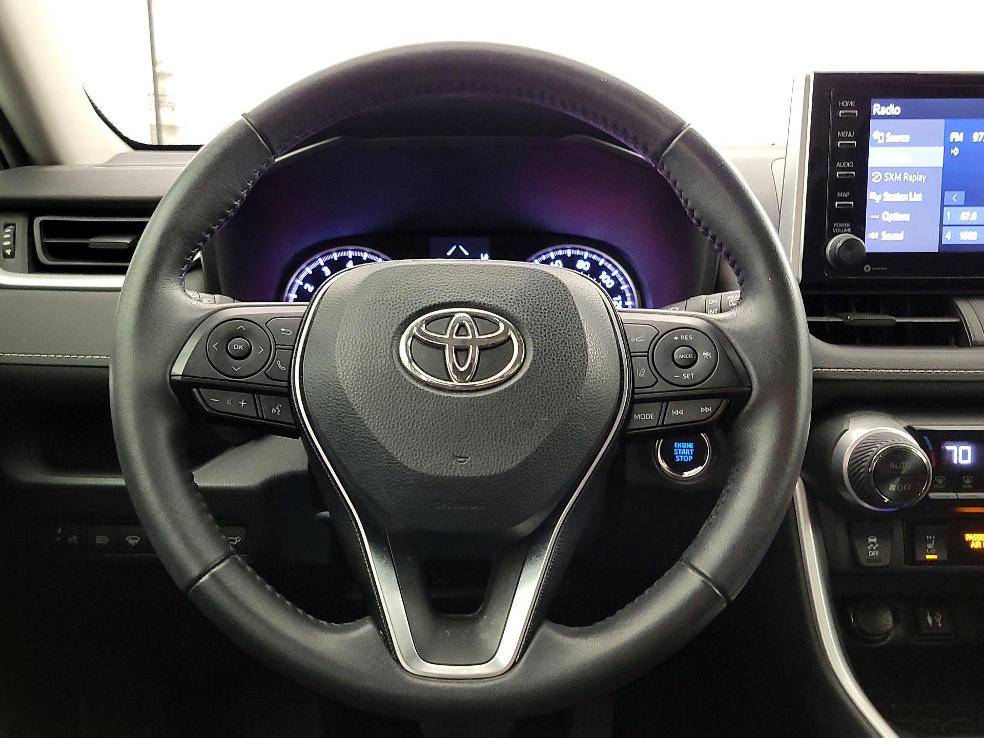 Thumbnail: 2019 Toyota RAV4 - 10