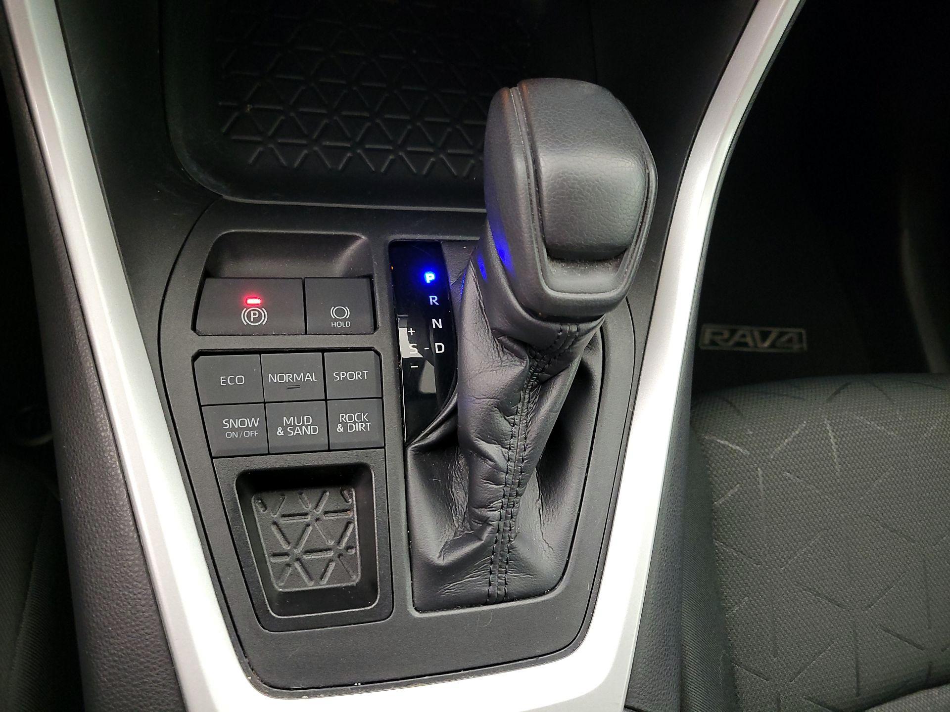 Thumbnail: 2019 Toyota RAV4 - 17