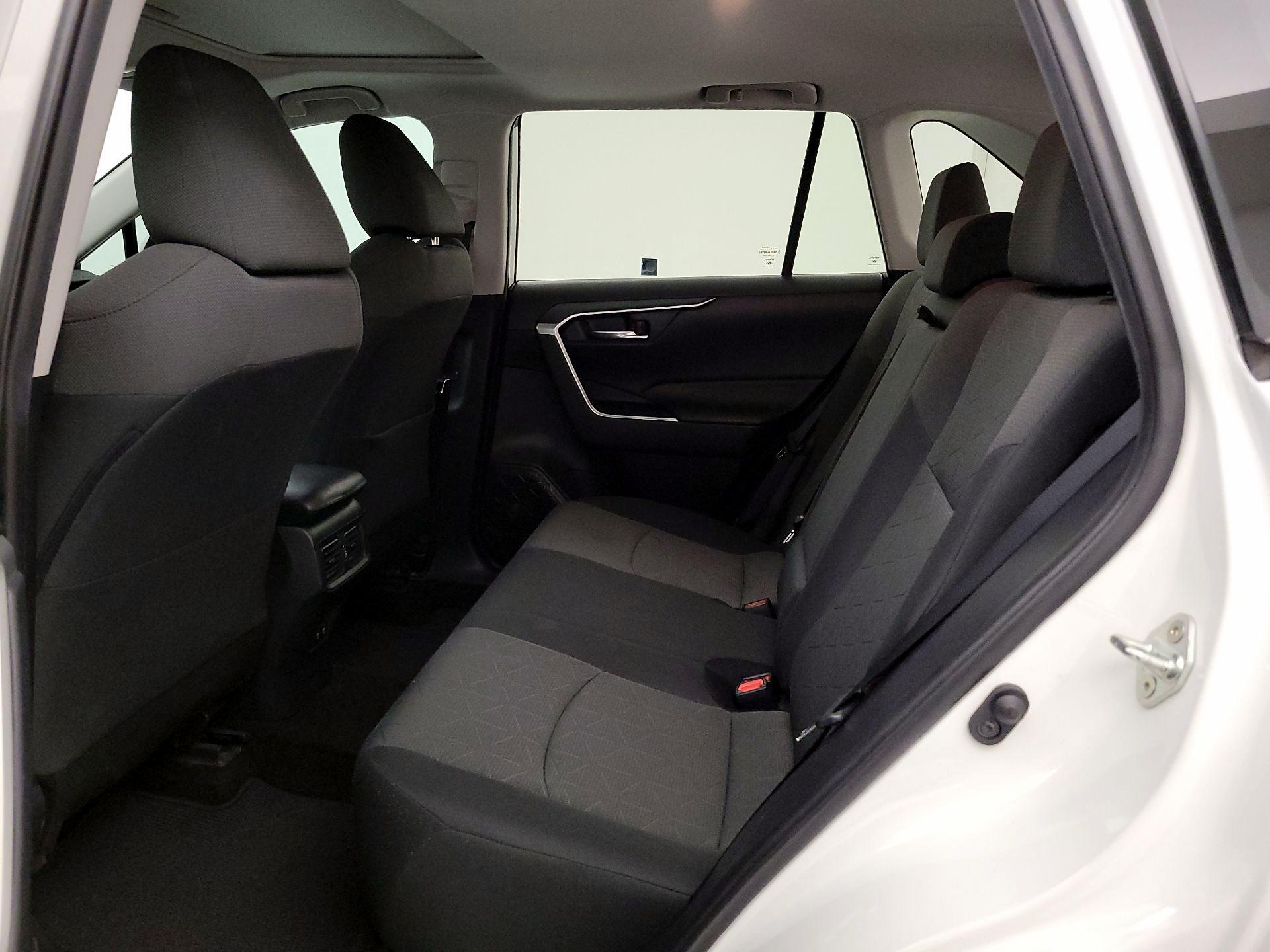 Thumbnail: 2019 Toyota RAV4 - 20