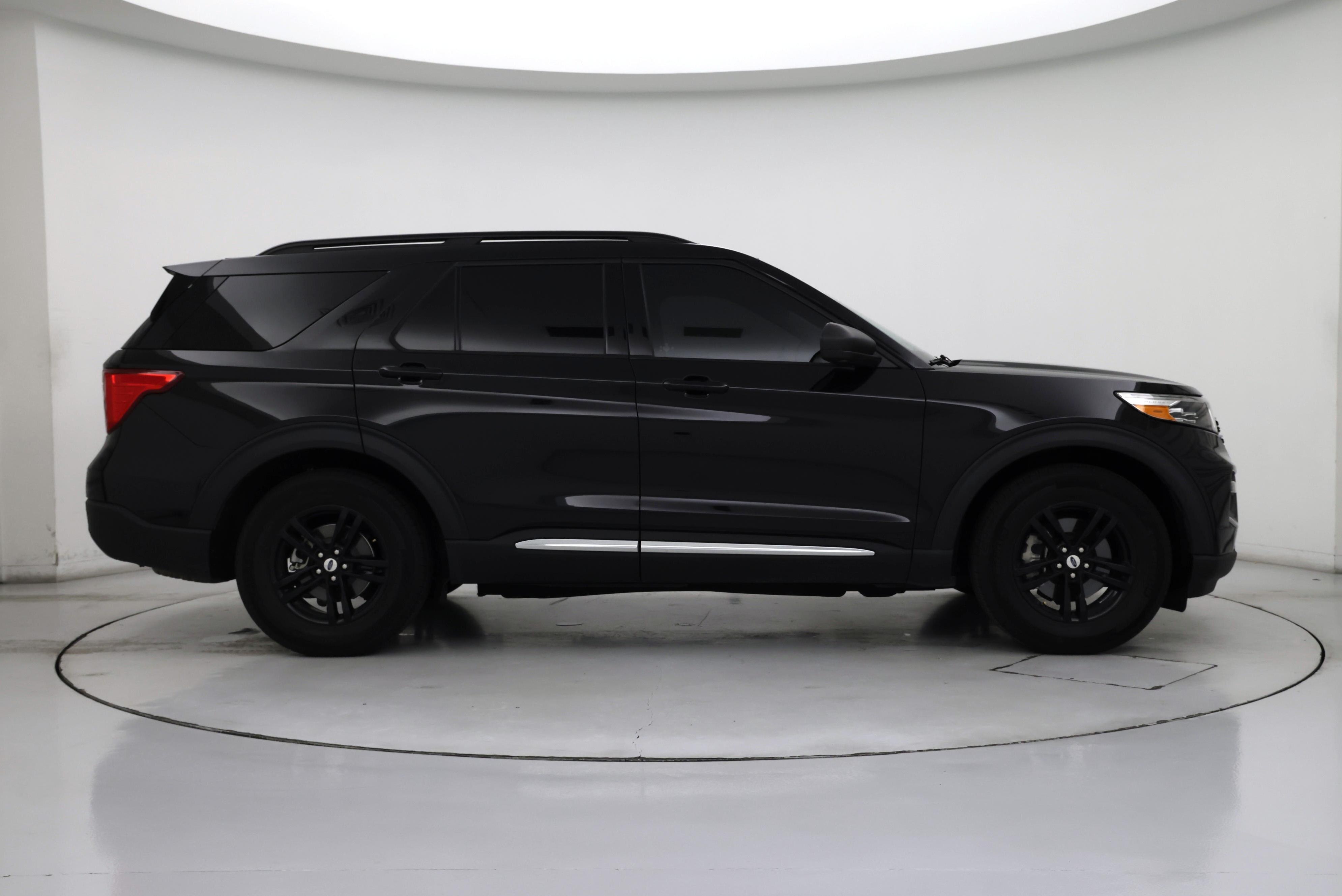 Thumbnail: 2022 Ford Explorer - 7