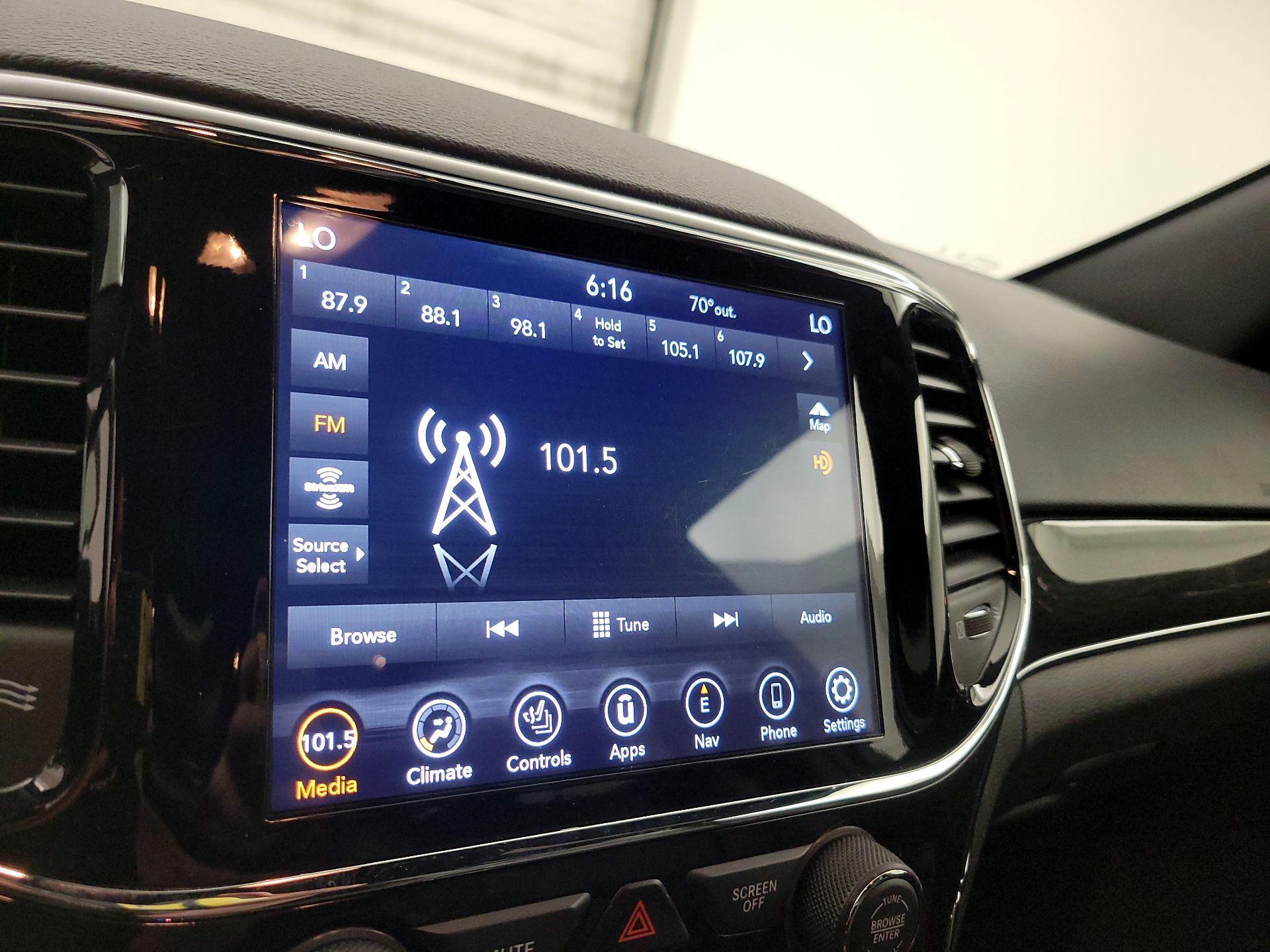 Thumbnail: 2021 Jeep Grand Cherokee - 16