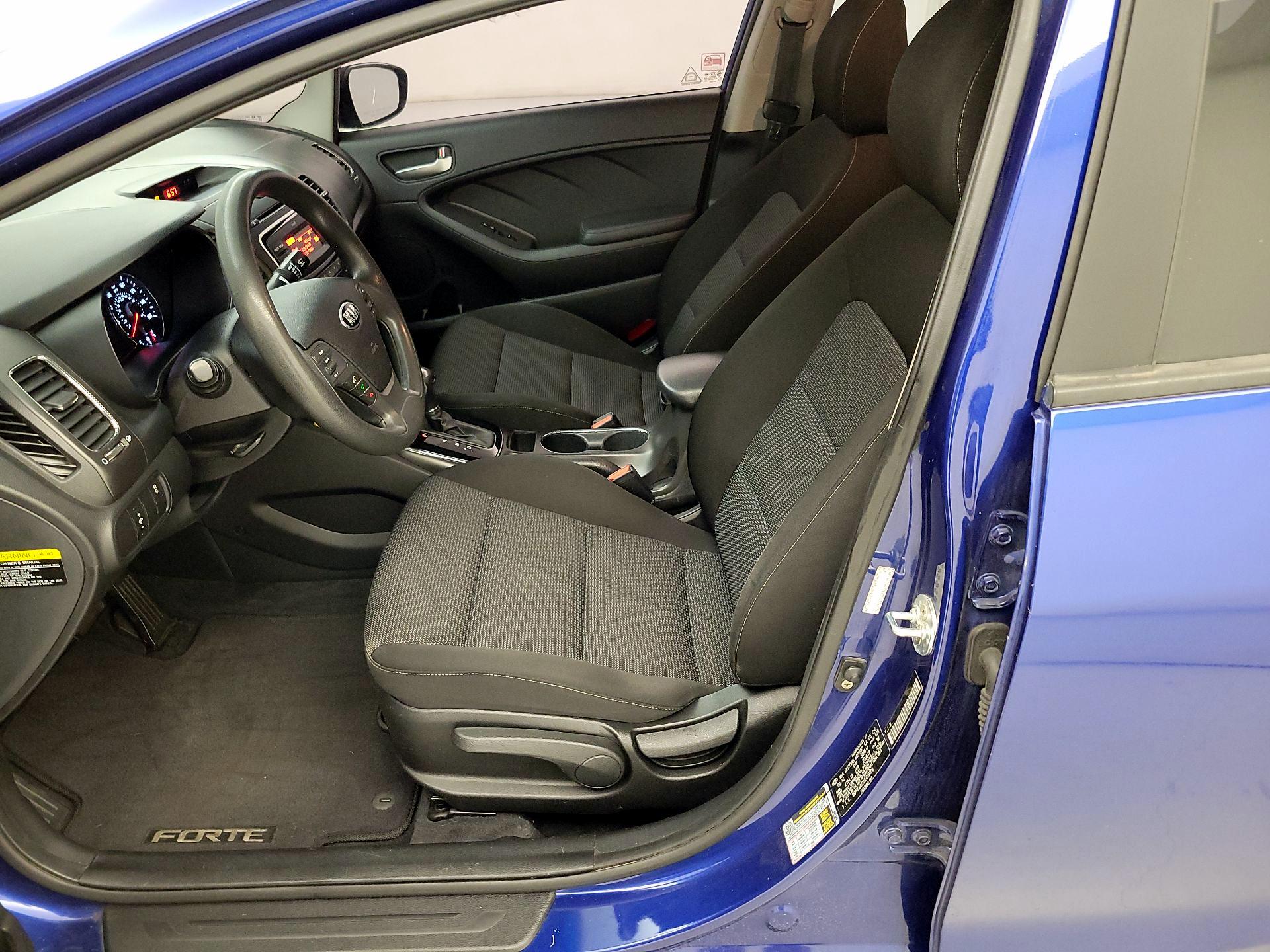 Thumbnail: 2017 Kia Forte - 11