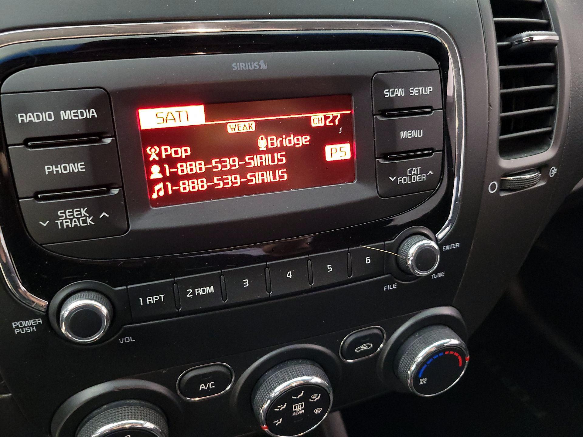 Thumbnail: 2017 Kia Forte - 14