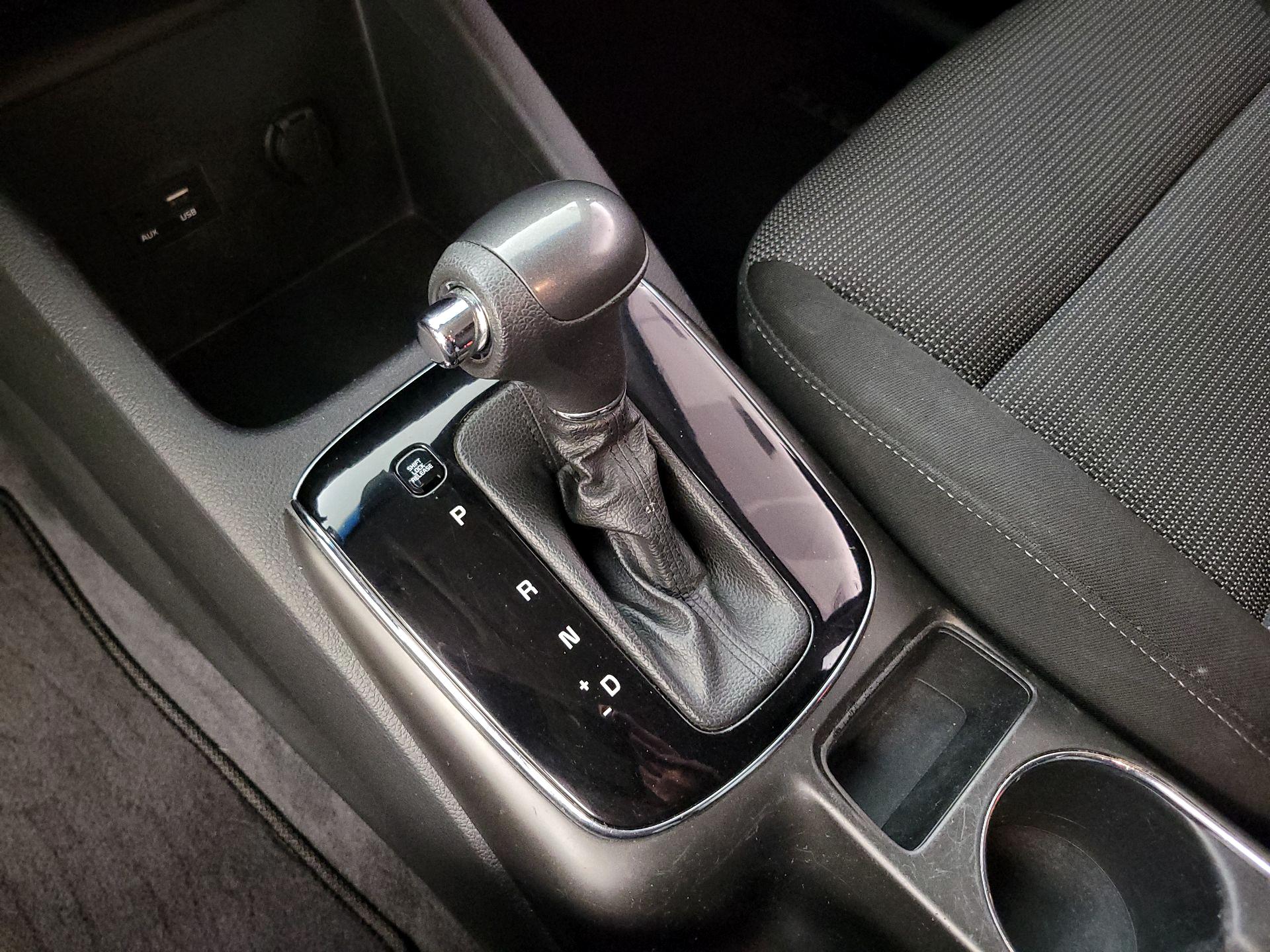 Thumbnail: 2017 Kia Forte - 16