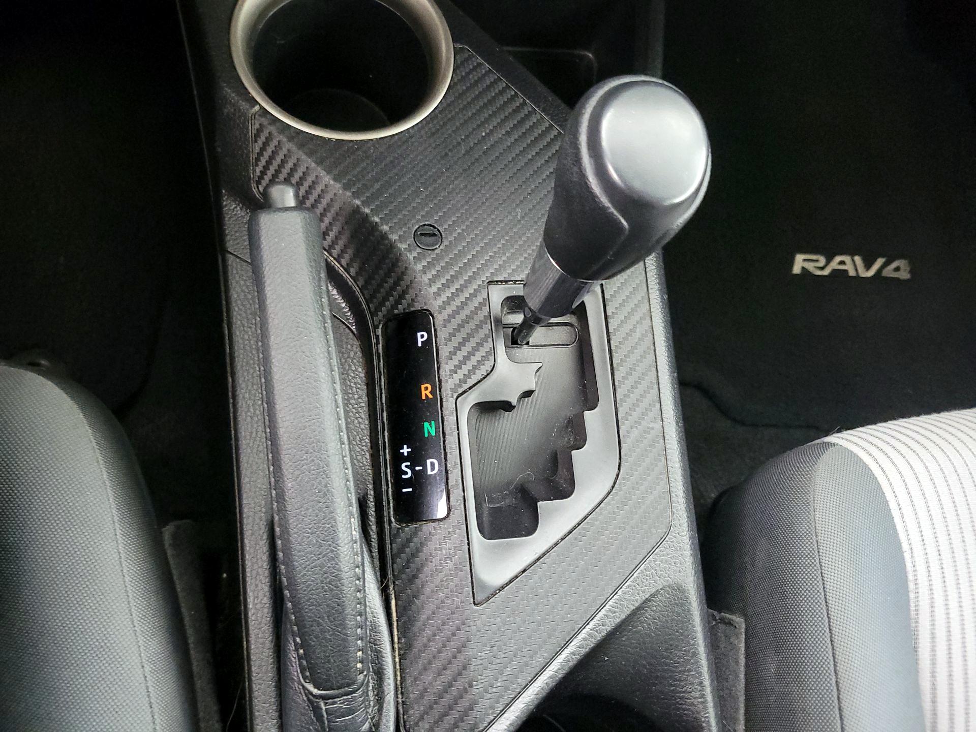 Thumbnail: 2015 Toyota RAV4 - 17