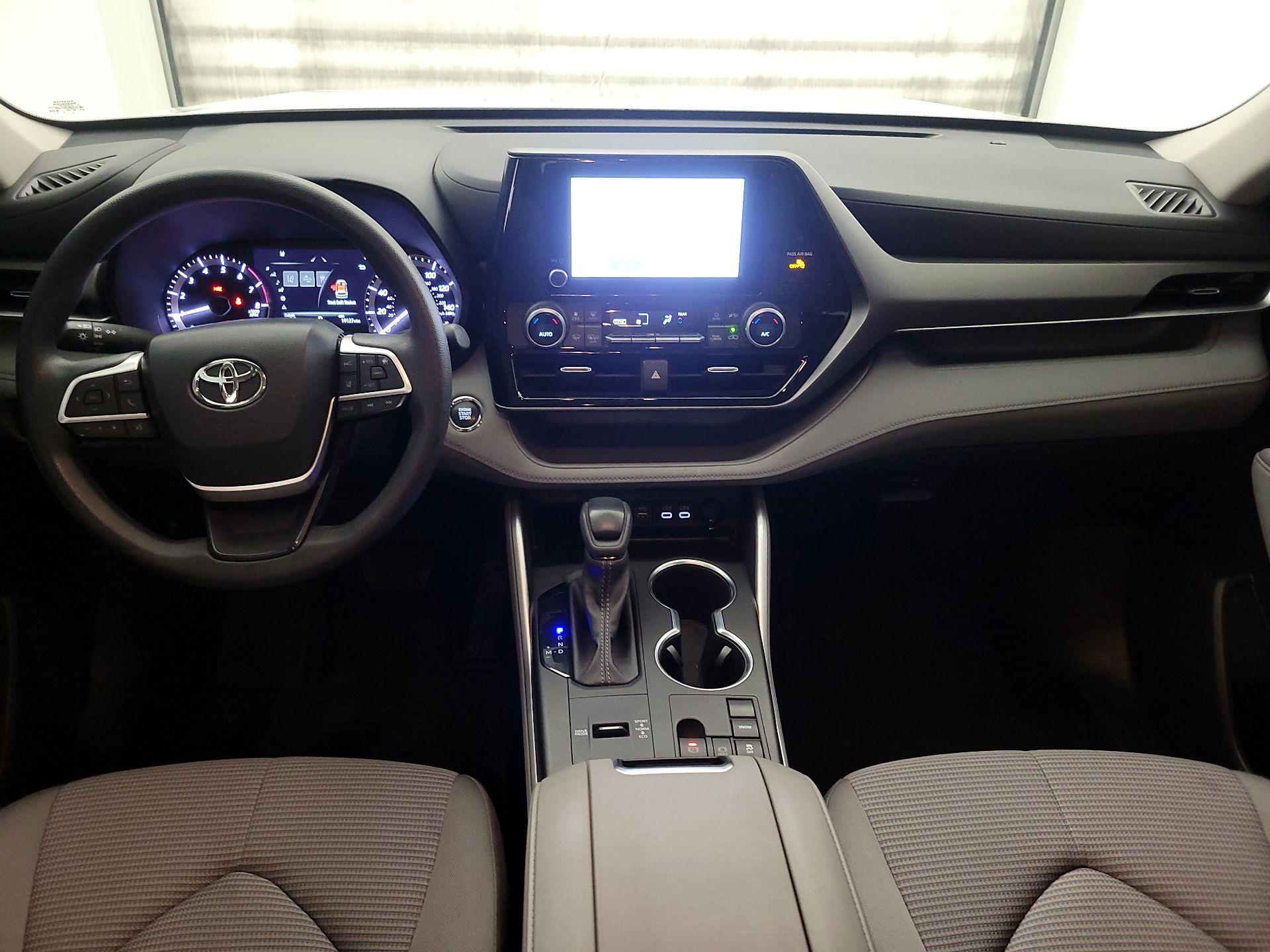 Thumbnail: 2023 Toyota Highlander - 9