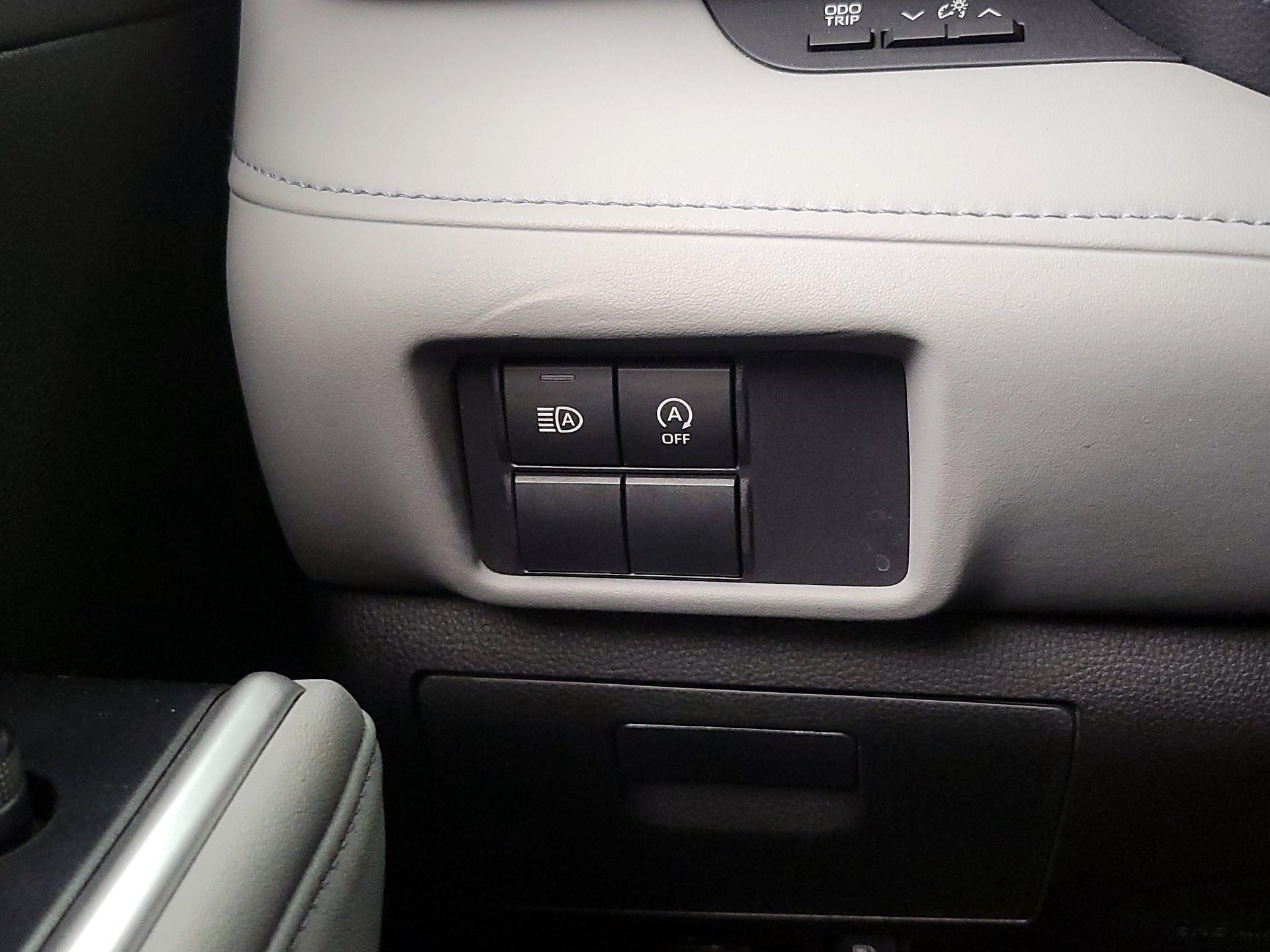 Thumbnail: 2023 Toyota Highlander - 13