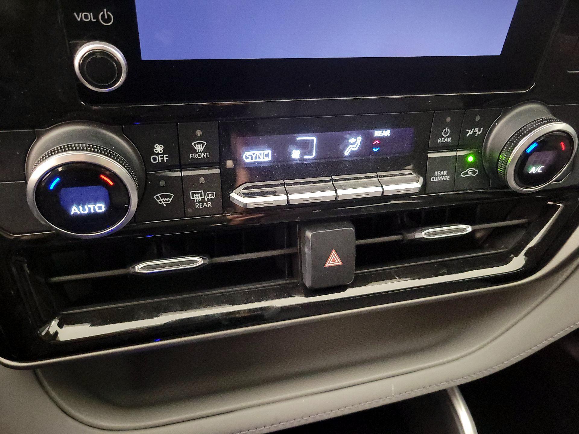 Thumbnail: 2023 Toyota Highlander - 16