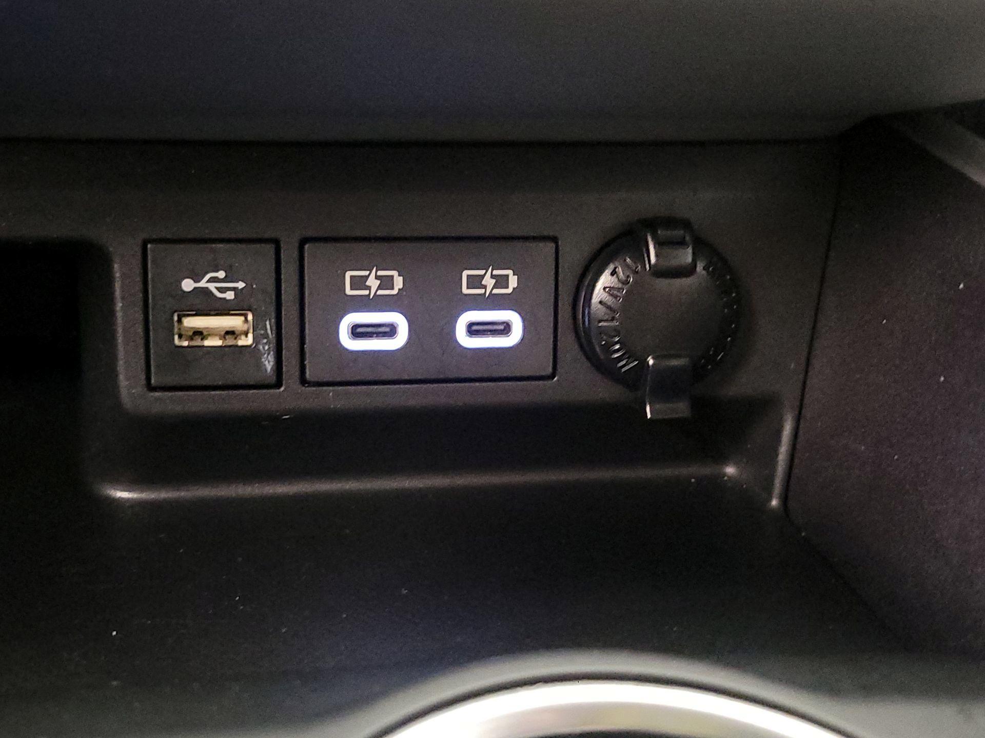 Thumbnail: 2023 Toyota Highlander - 18