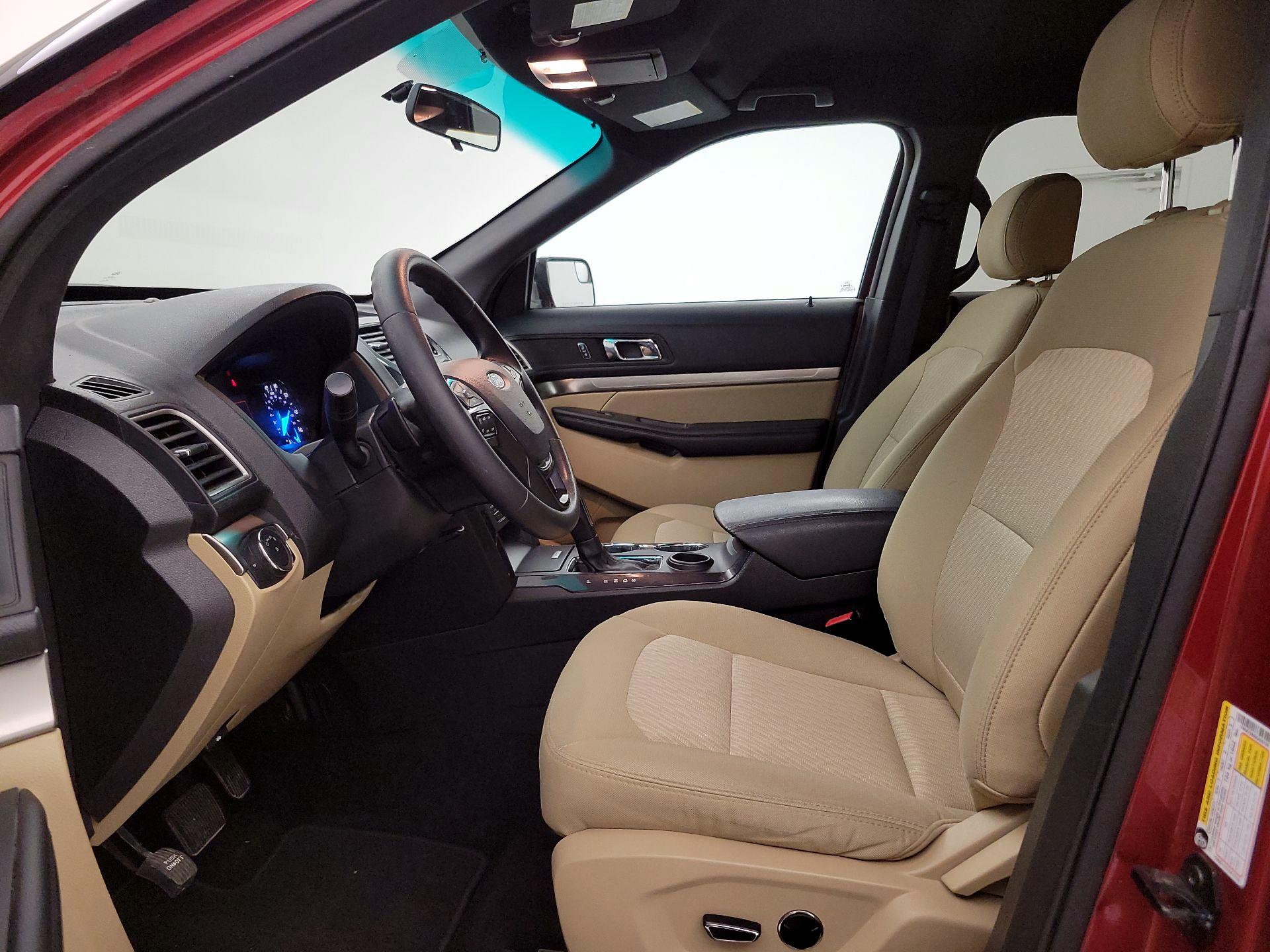 Thumbnail: 2016 Ford Explorer - 11