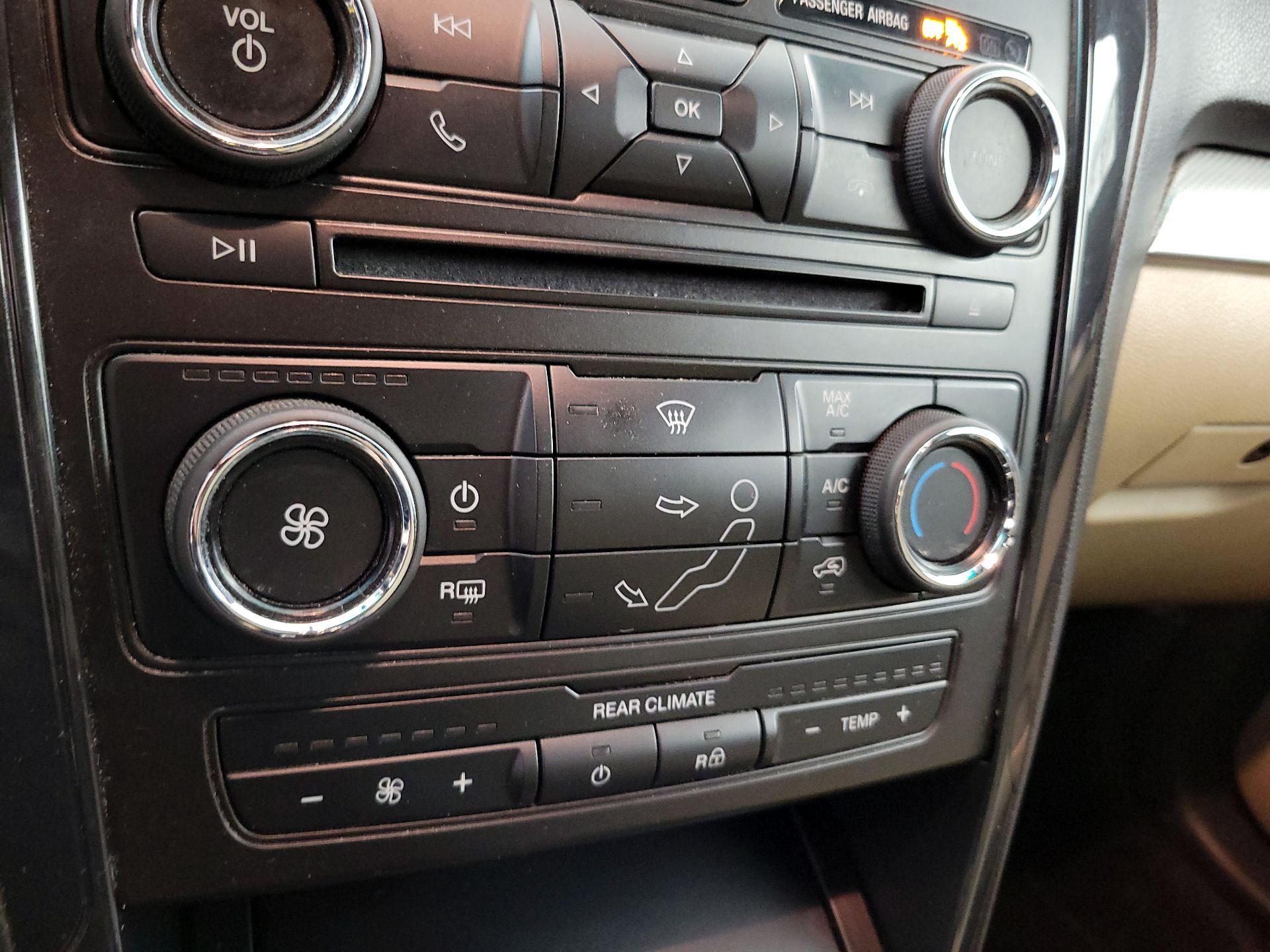 Thumbnail: 2016 Ford Explorer - 16