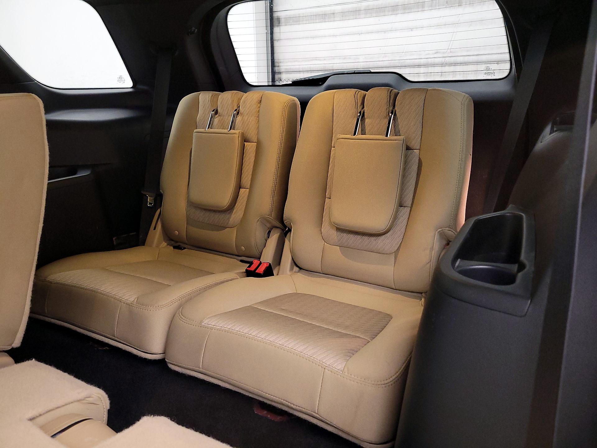 Thumbnail: 2016 Ford Explorer - 20