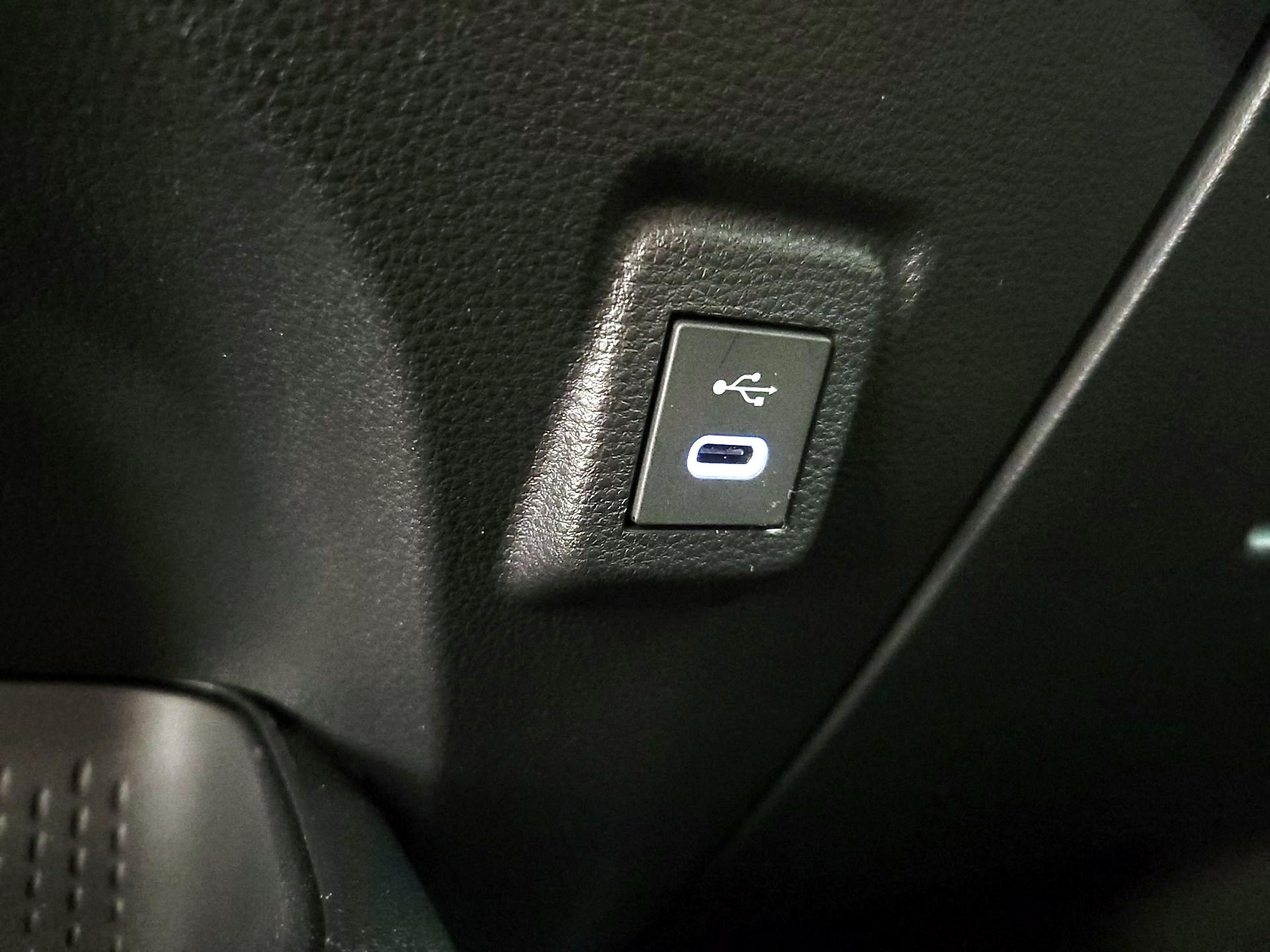 Thumbnail: 2025 Toyota Corolla - 18