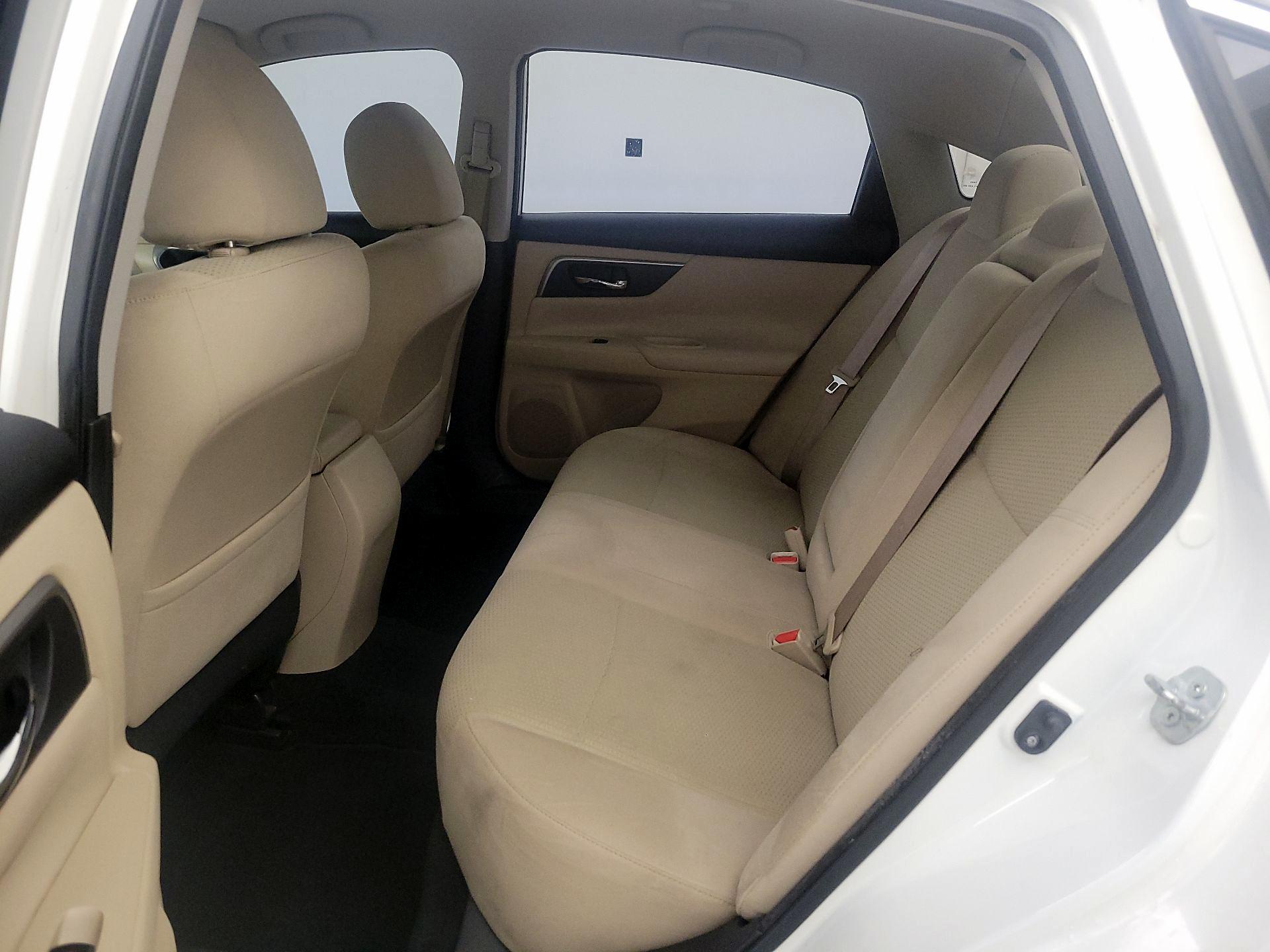 Thumbnail: 2015 Nissan Altima - 18