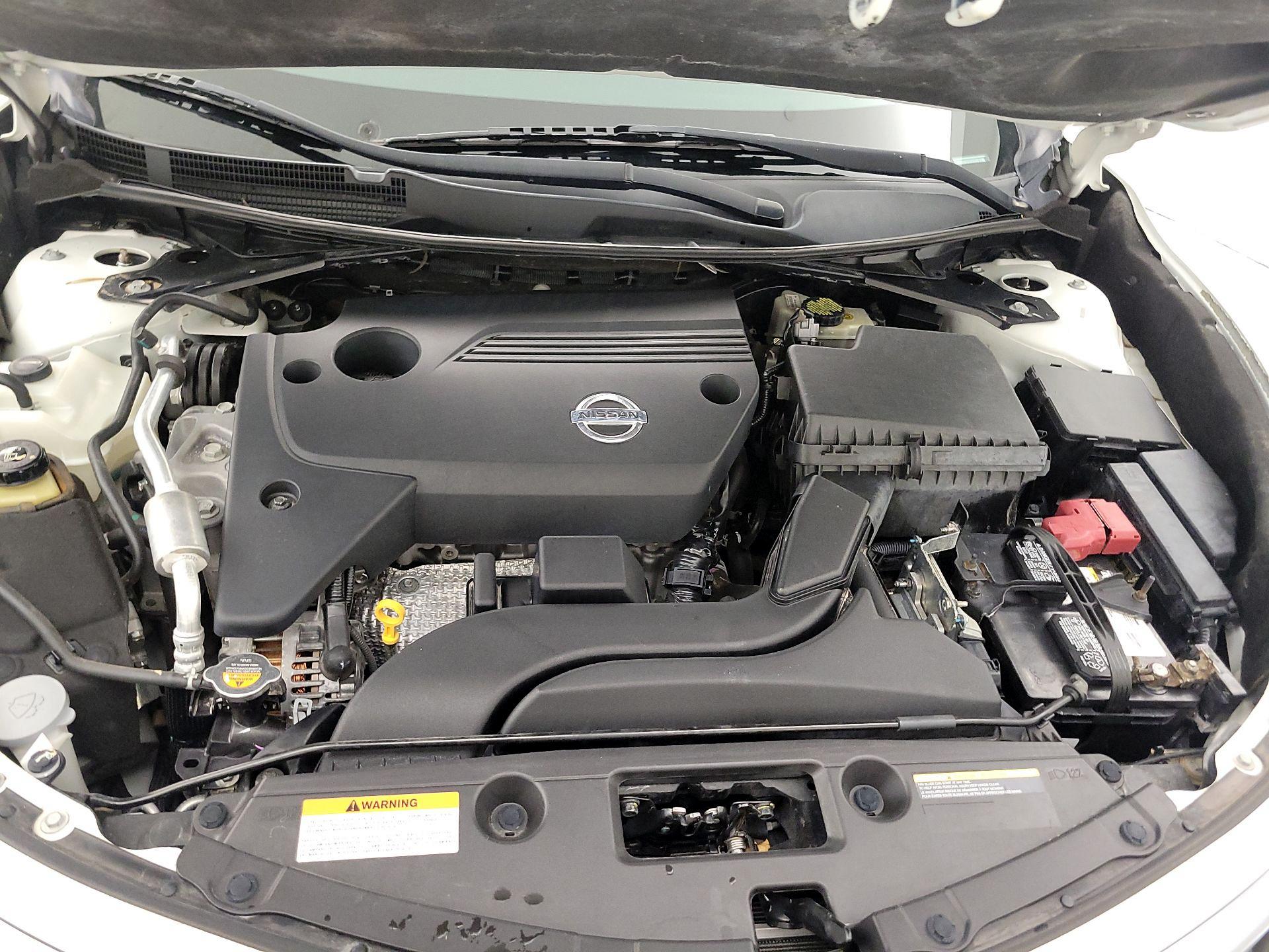 Thumbnail: 2015 Nissan Altima - 20