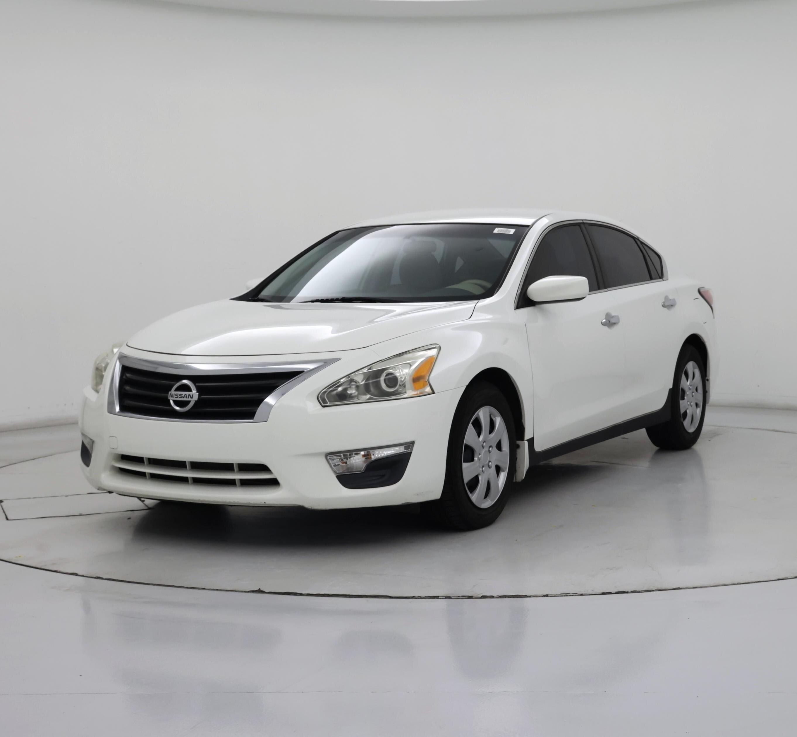 Thumbnail: 2015 Nissan Altima - 4