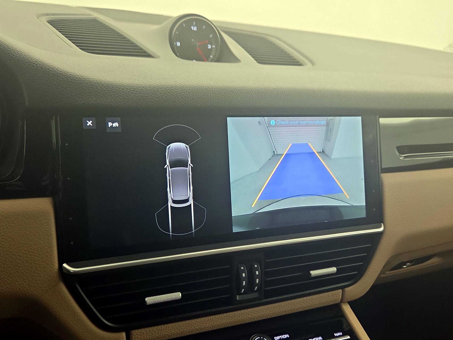 Thumbnail: 2020 Porsche Cayenne - 15