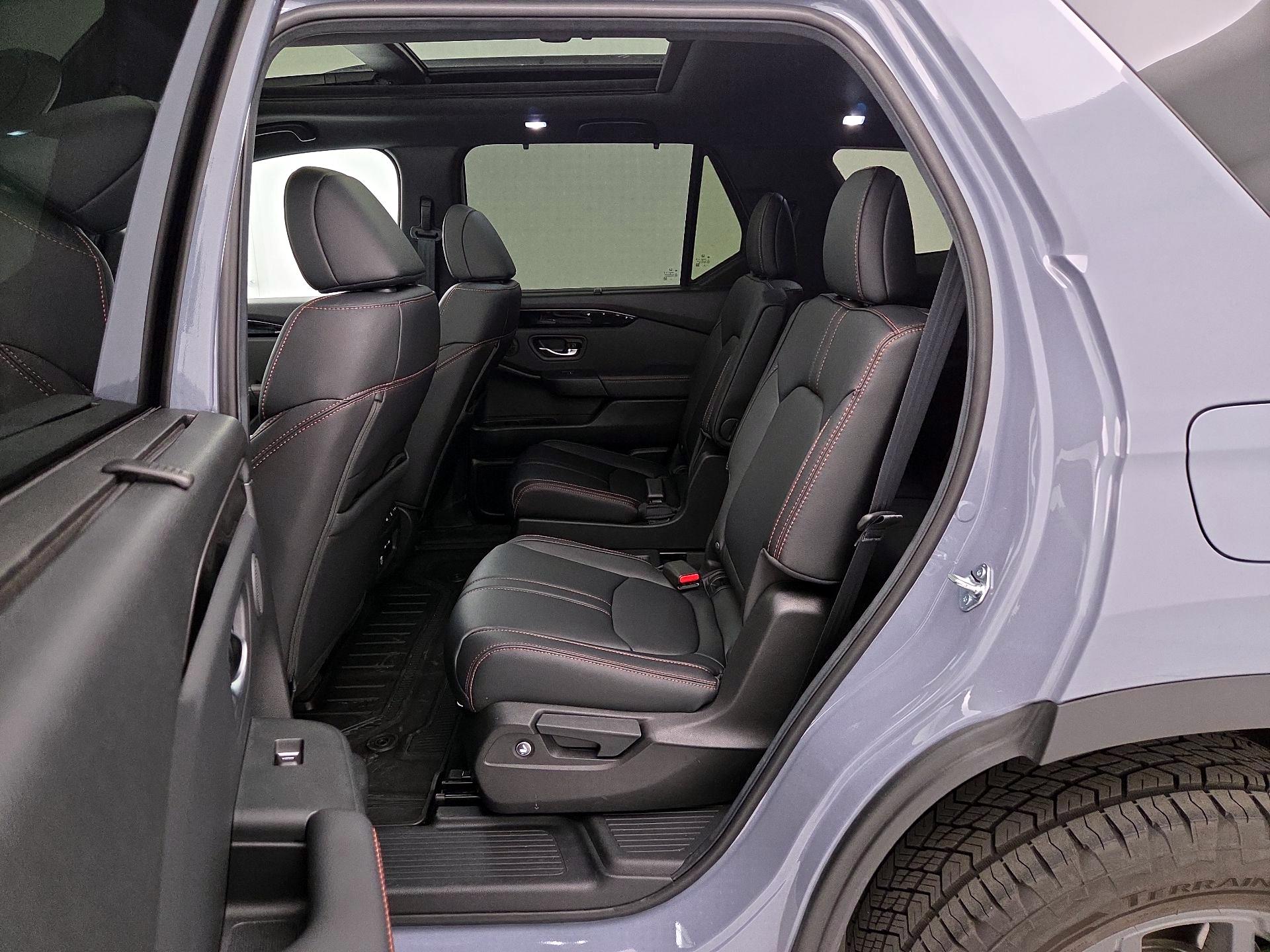 Thumbnail: 2025 Honda Pilot - 20