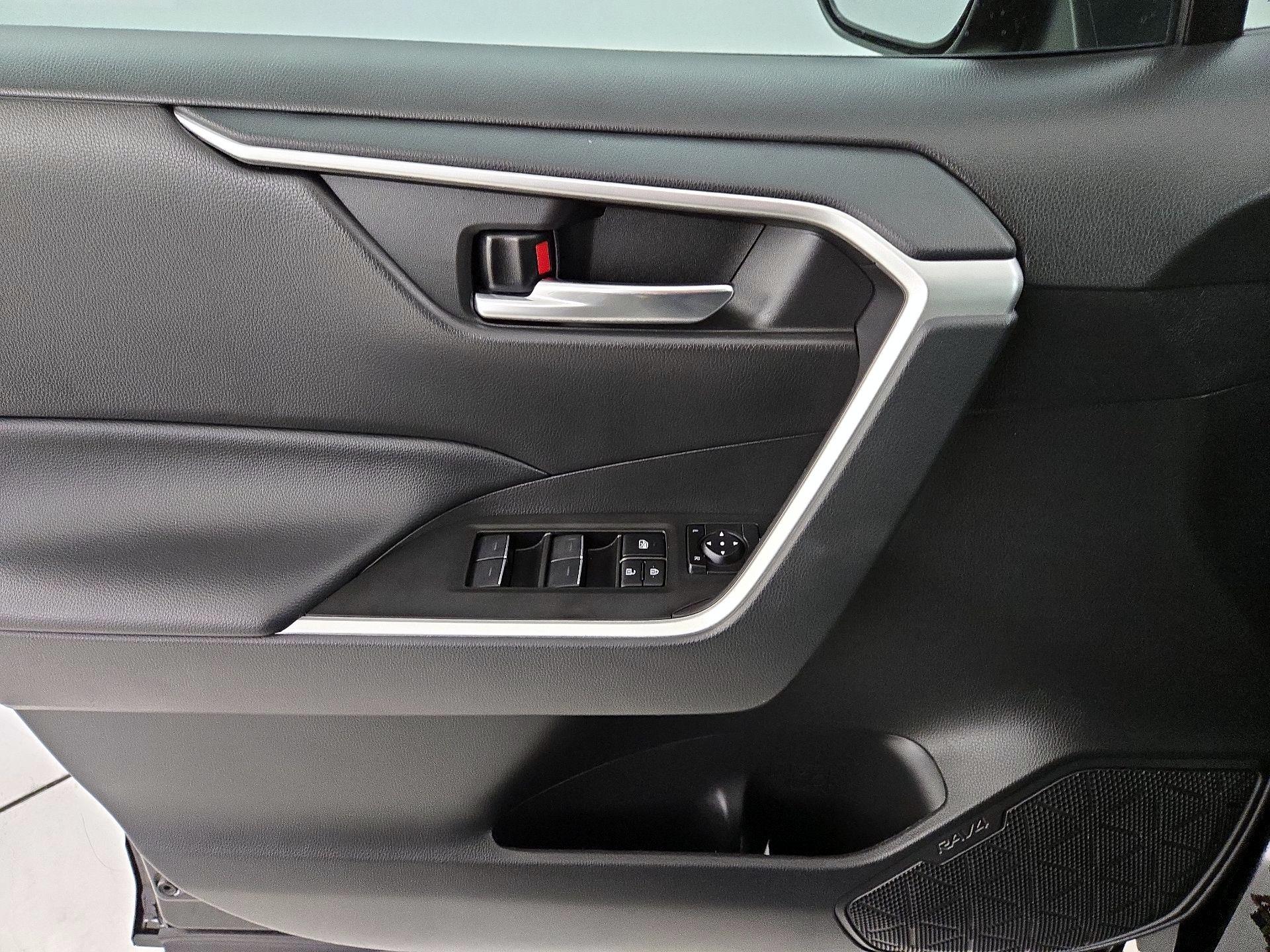 Thumbnail: 2023 Toyota RAV4 - 12