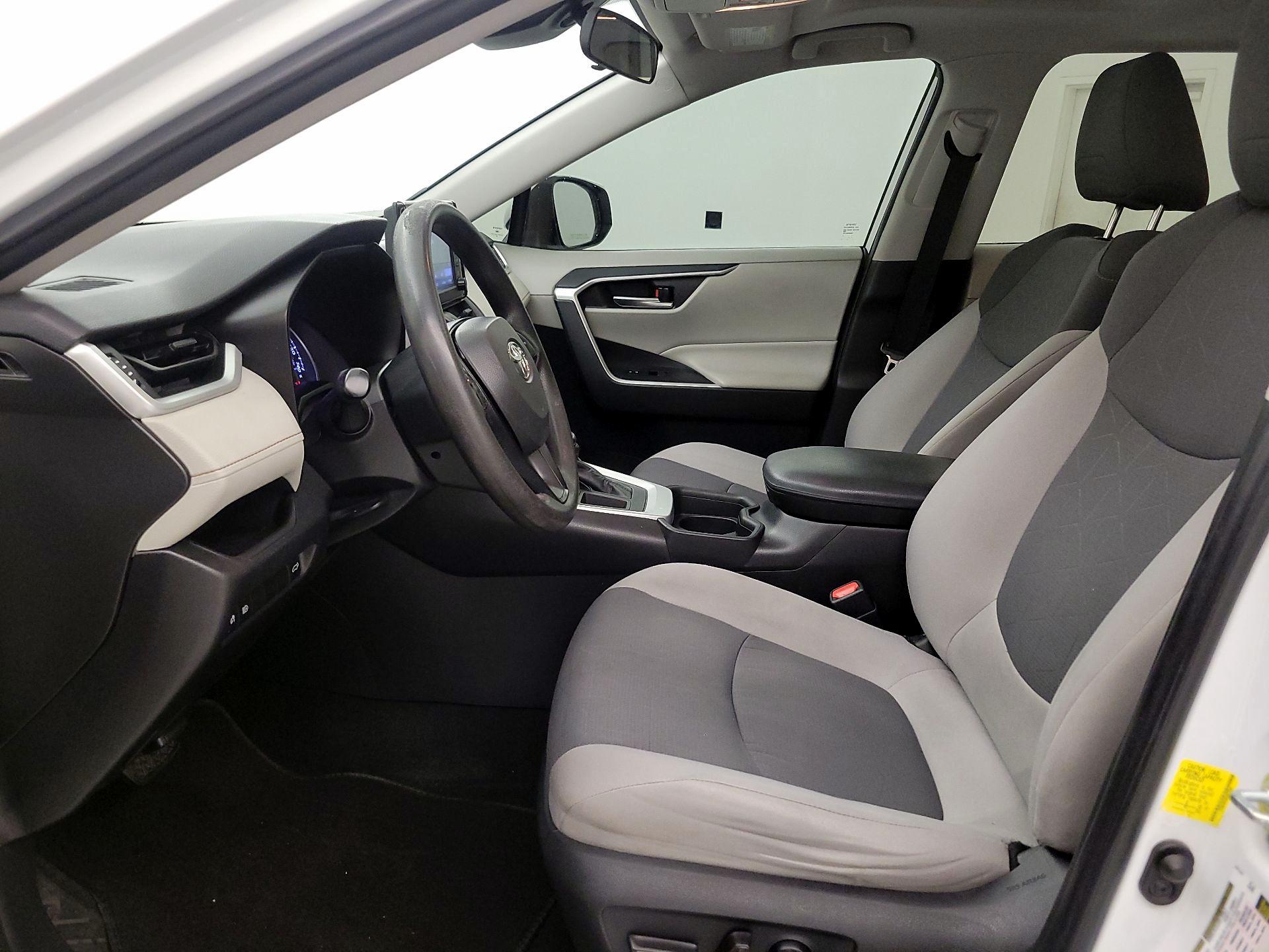 Thumbnail: 2019 Toyota RAV4 - 11