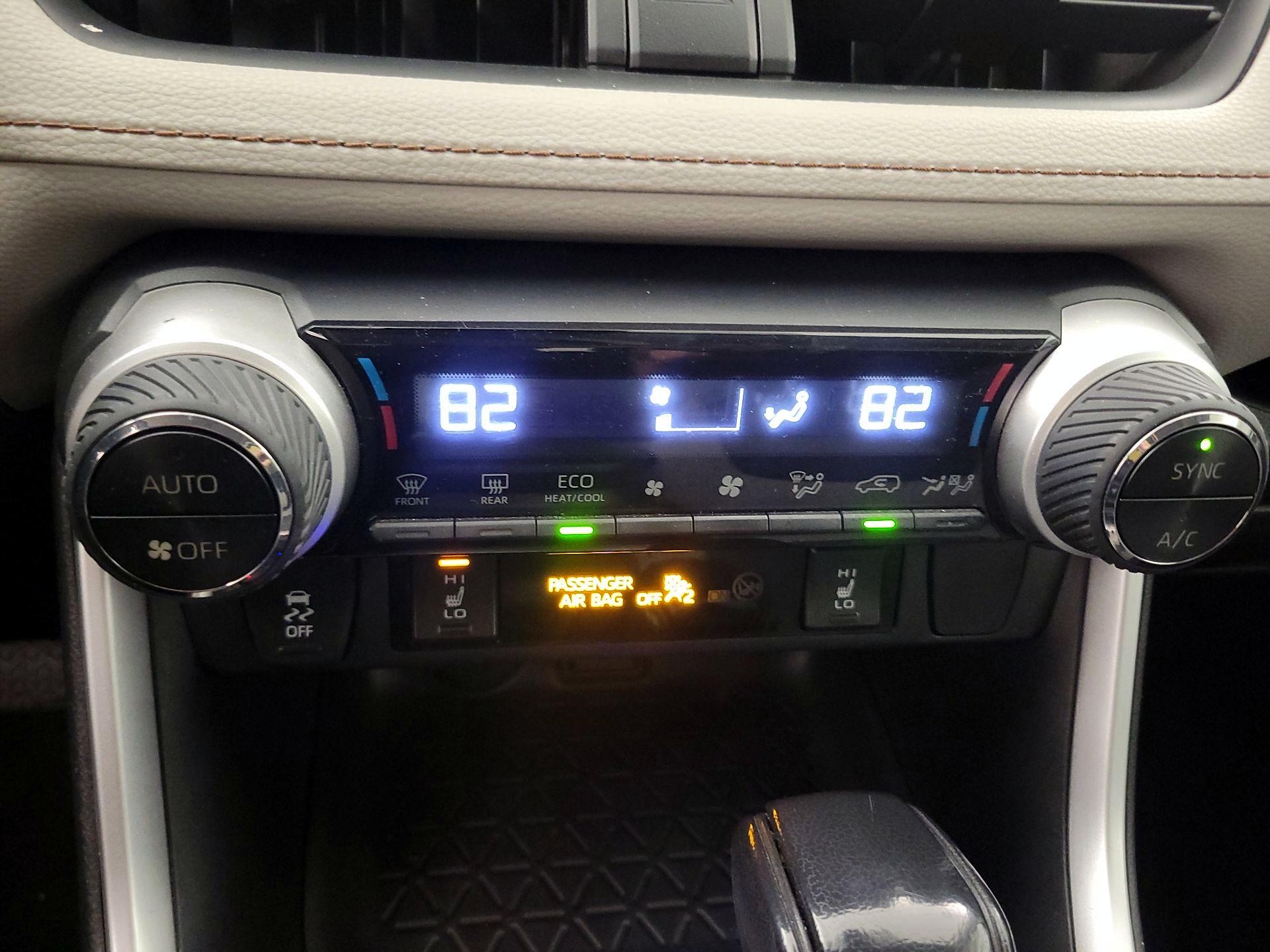 Thumbnail: 2019 Toyota RAV4 - 16