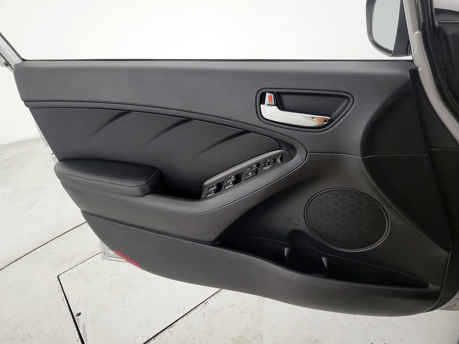 Thumbnail: 2014 Kia Forte - 12