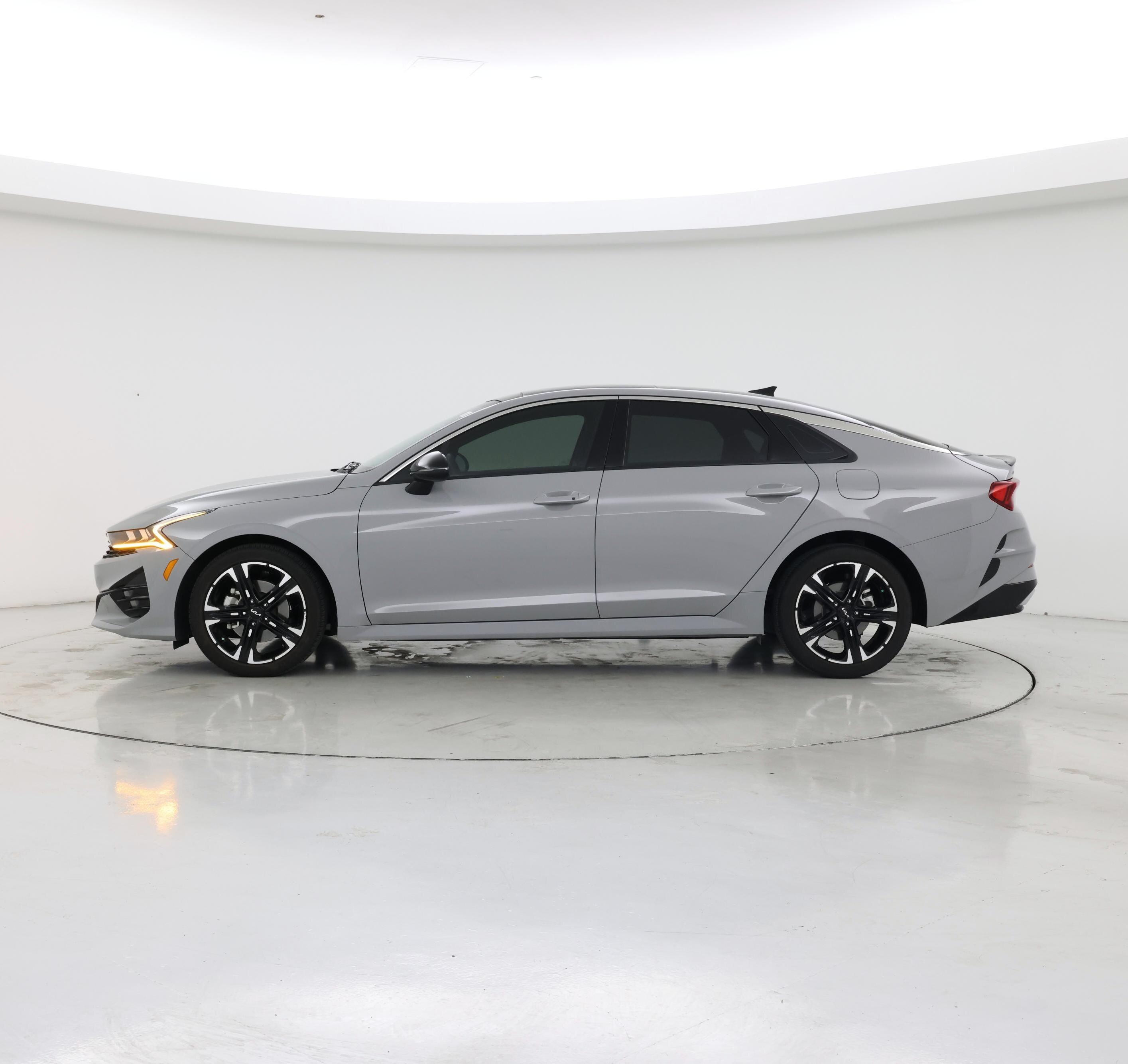 Thumbnail: 2023 Kia K5 - 3