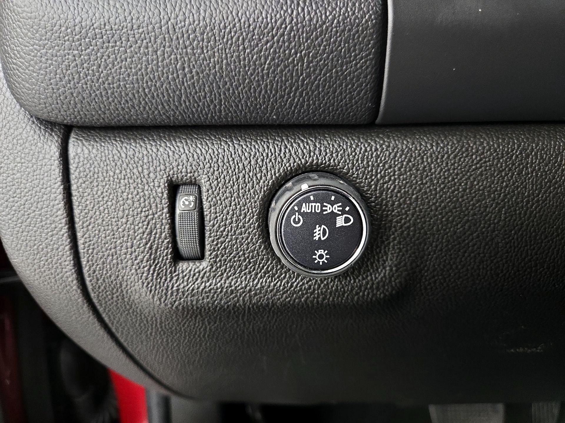 Thumbnail: 2020 Chevrolet Colorado - 13