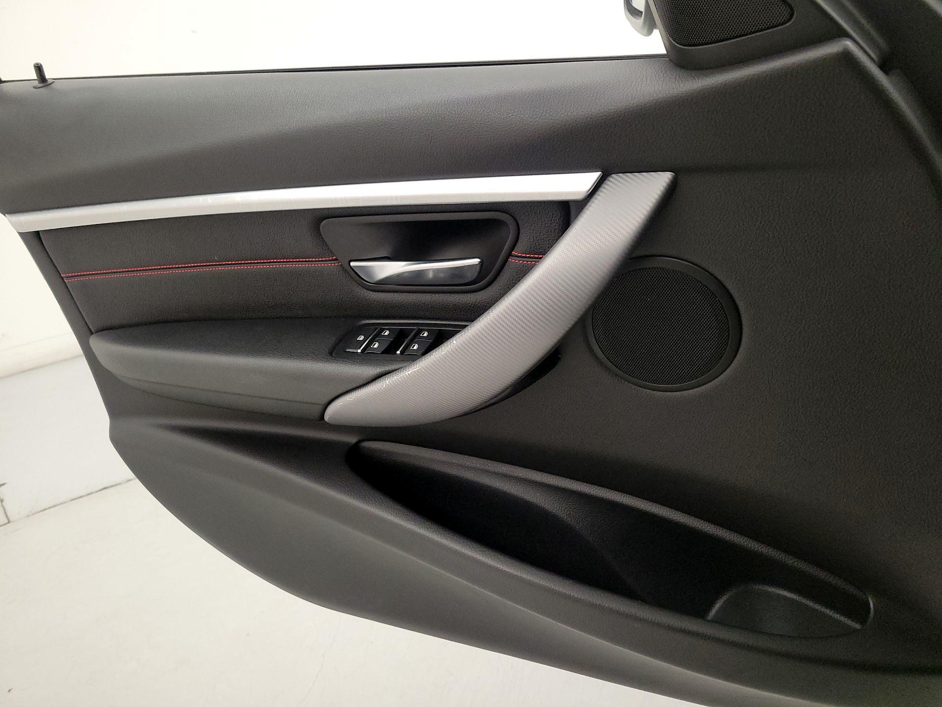 Thumbnail: 2018 BMW 3 Series - 12