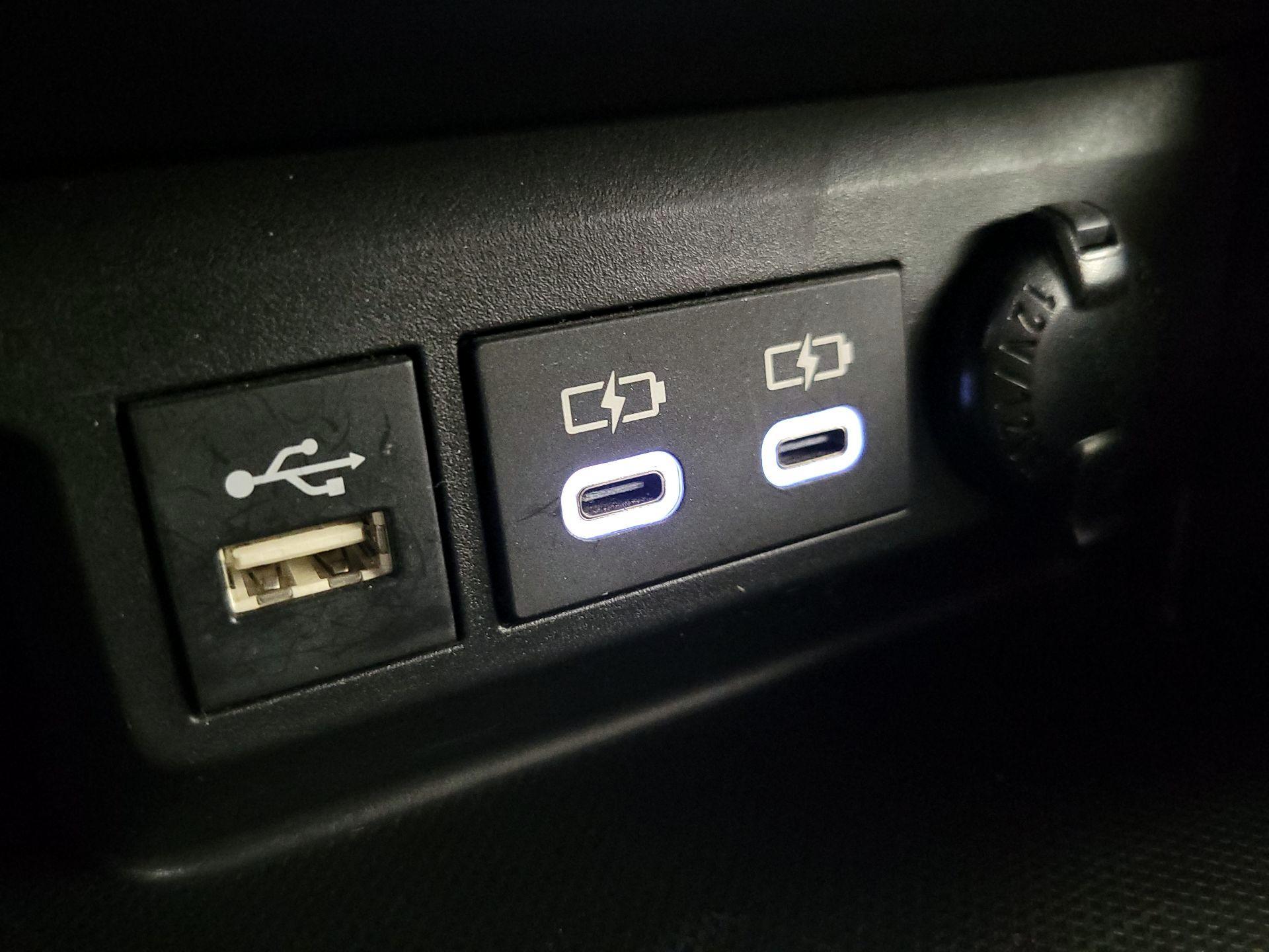 Thumbnail: 2023 Toyota Highlander - 18