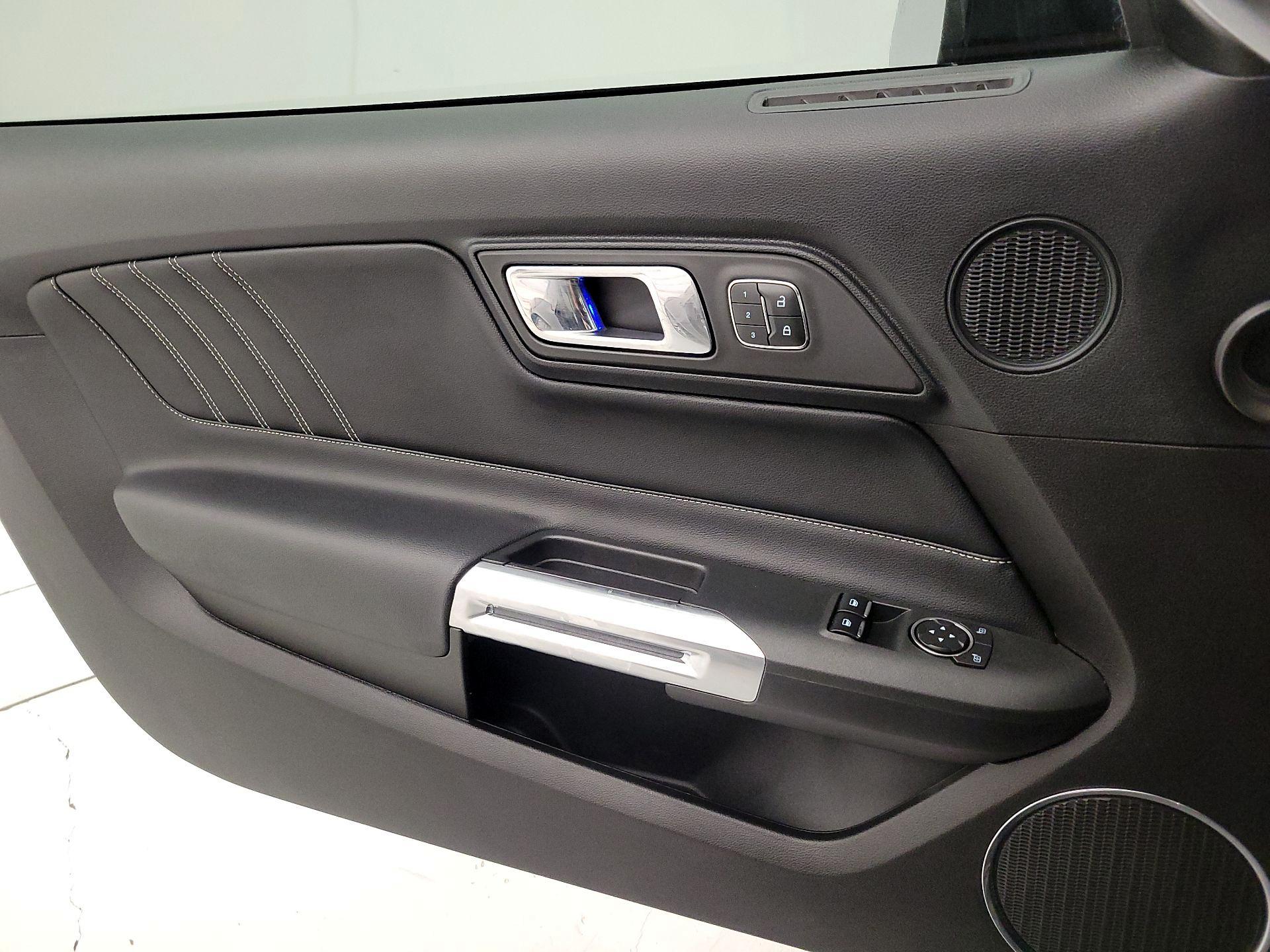 Thumbnail: 2017 Ford Mustang - 12