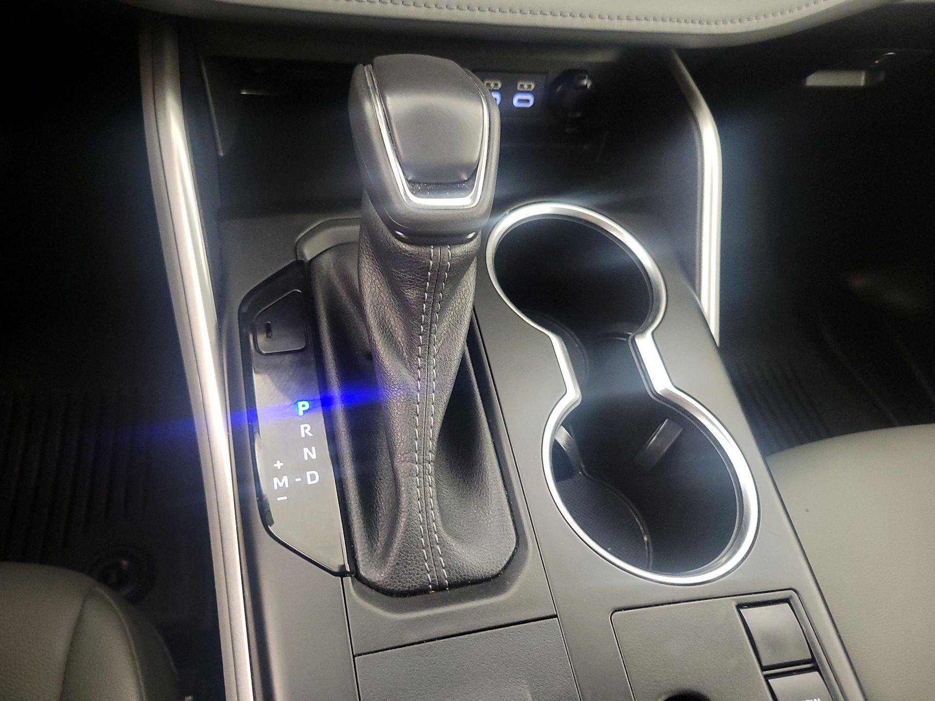 Thumbnail: 2023 Toyota Highlander - 17