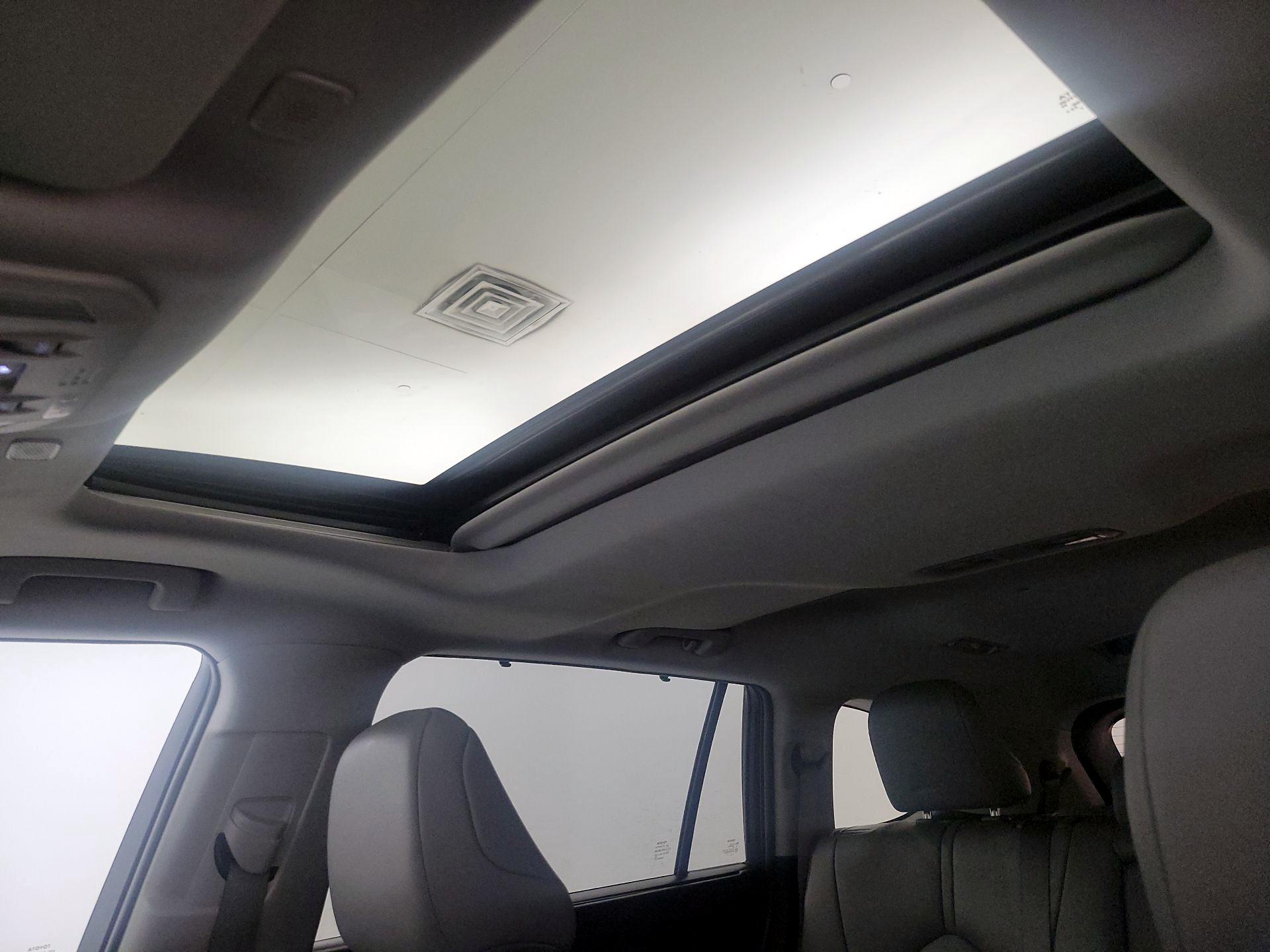 Thumbnail: 2023 Toyota Highlander - 19