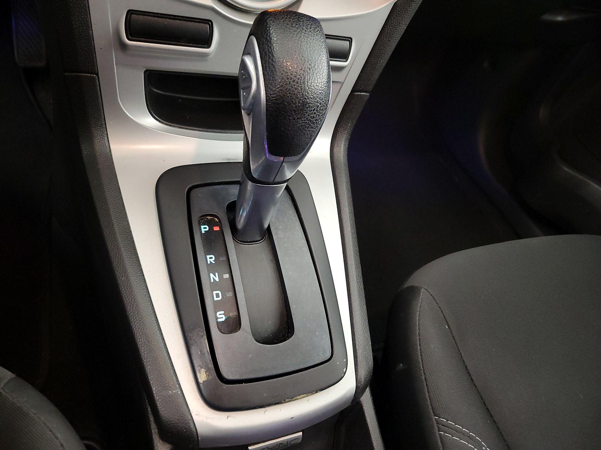 Thumbnail: 2016 Ford Fiesta - 16