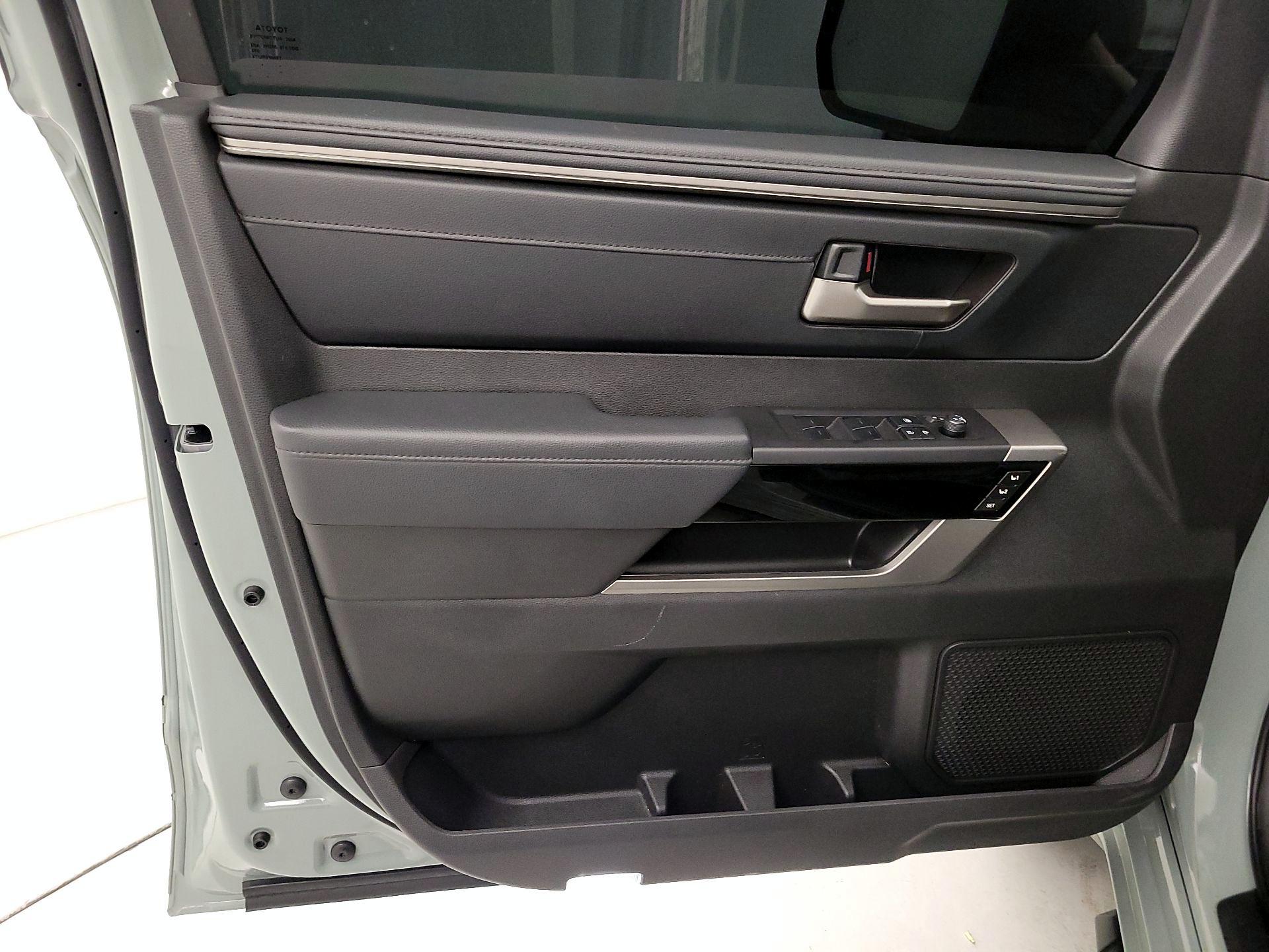 Thumbnail: 2025 Toyota Tundra - 12