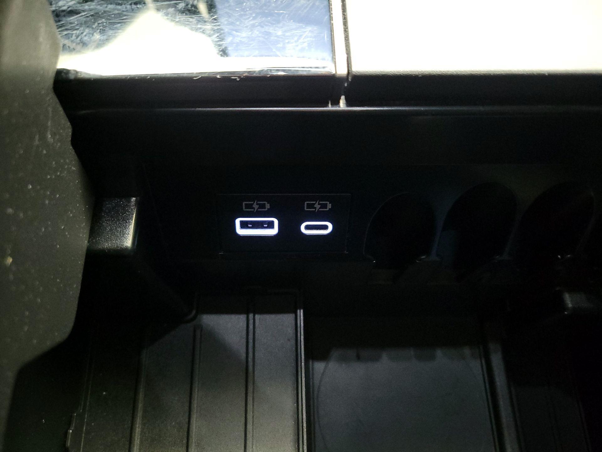 Thumbnail: 2025 Toyota Tundra - 18