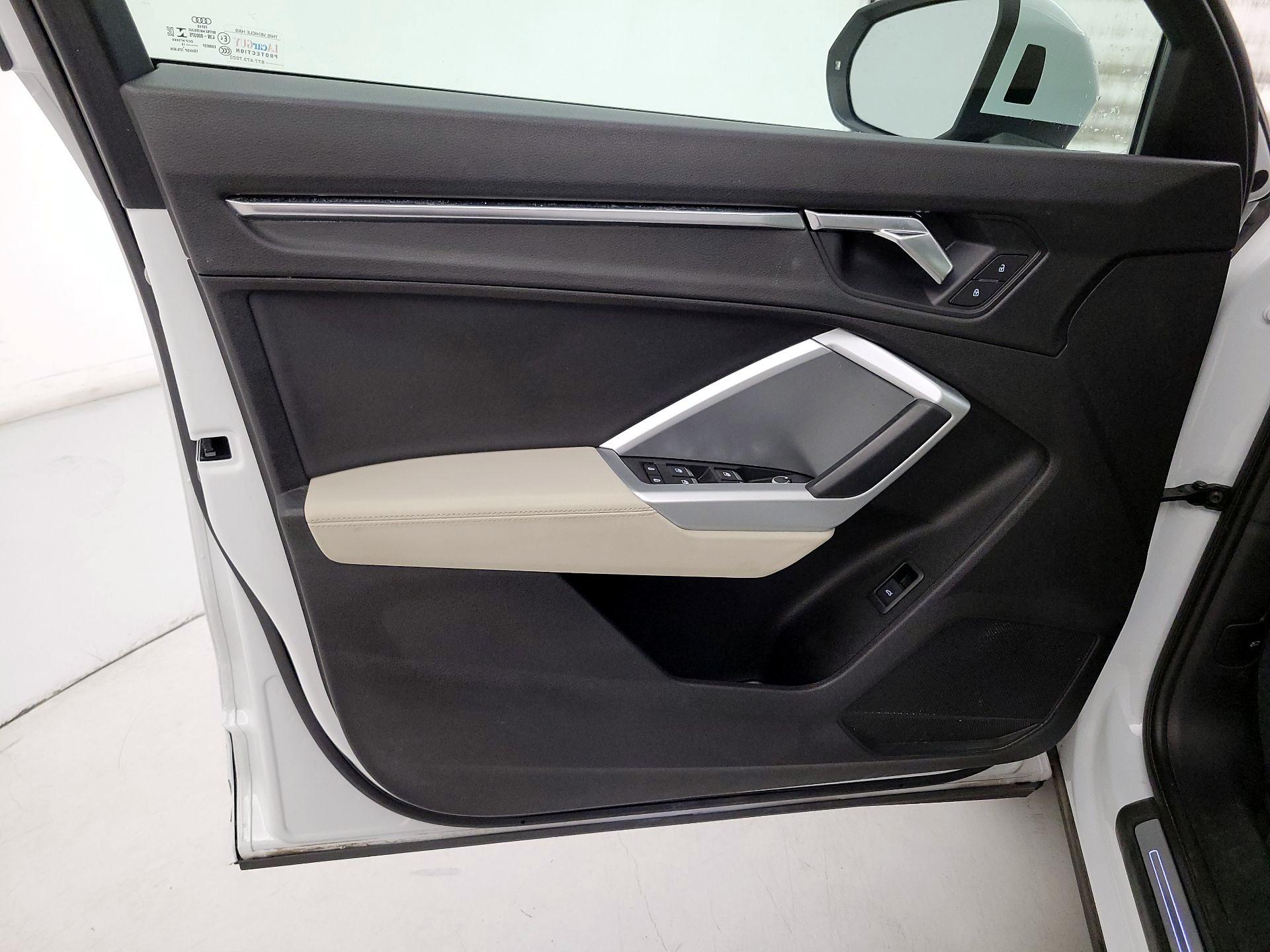 Thumbnail: 2019 Audi Q3 - 12