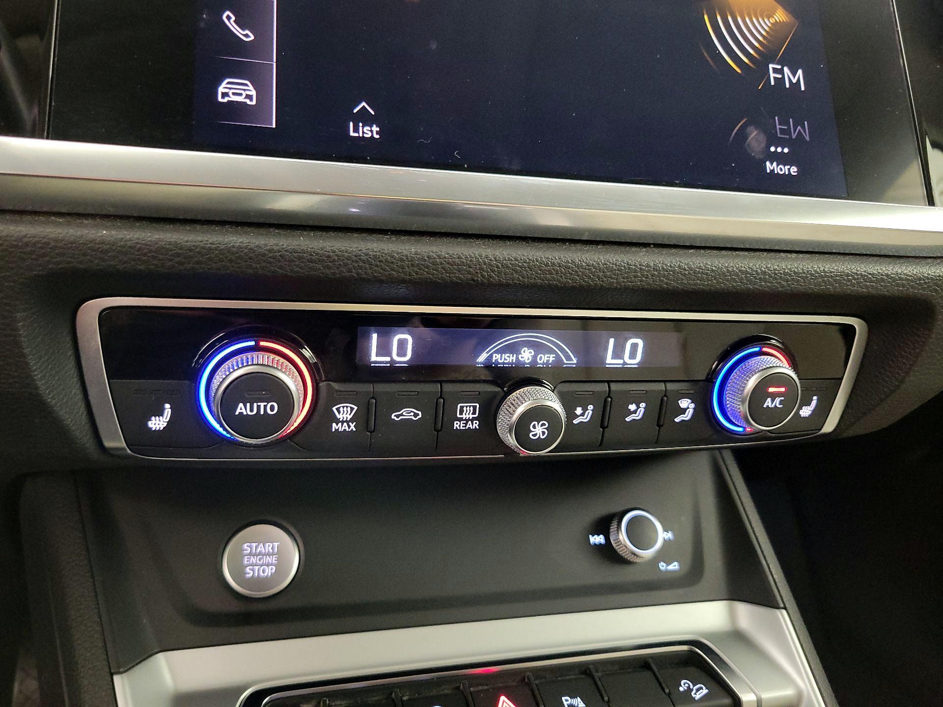 Thumbnail: 2019 Audi Q3 - 16