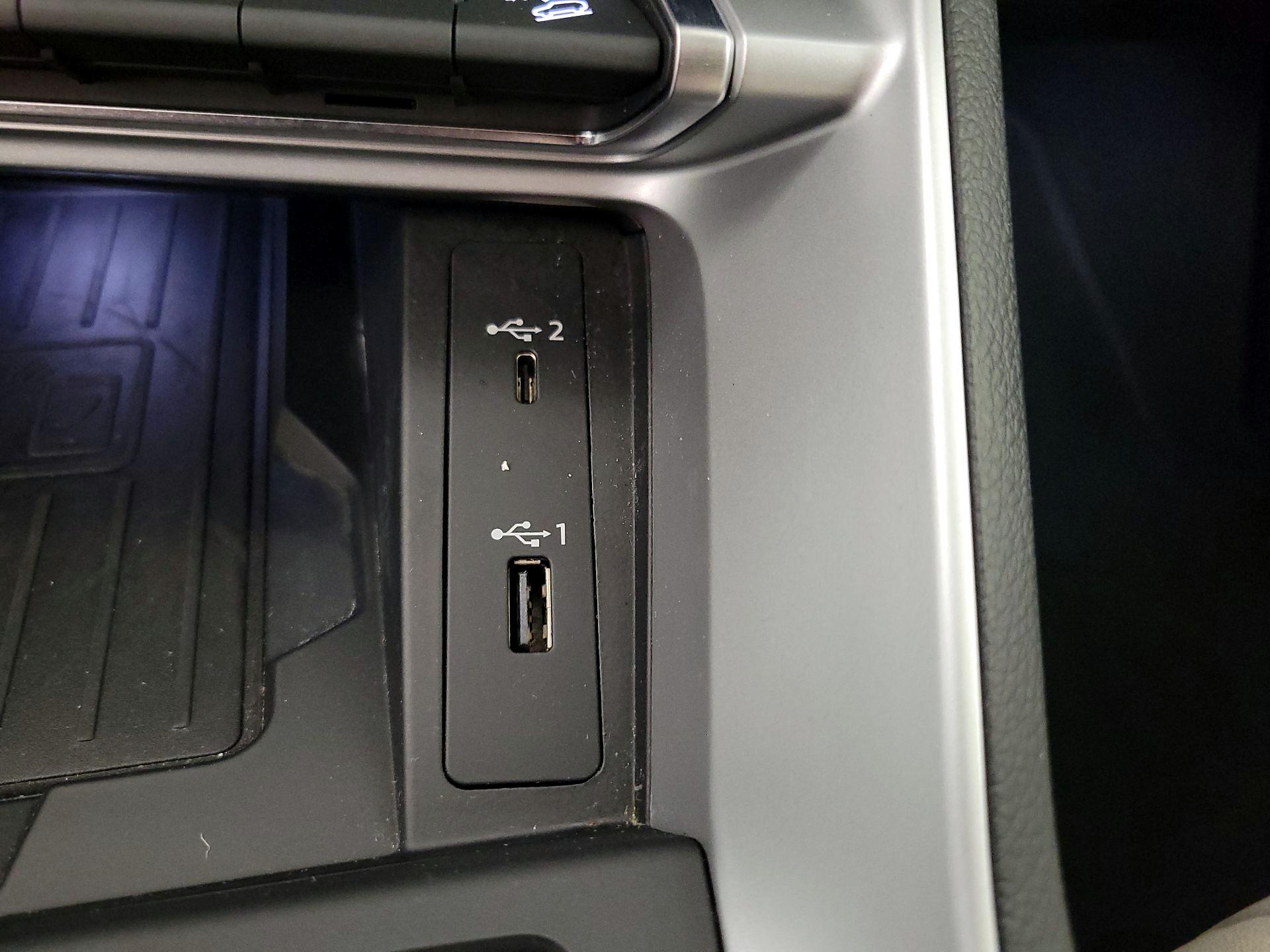 Thumbnail: 2019 Audi Q3 - 18