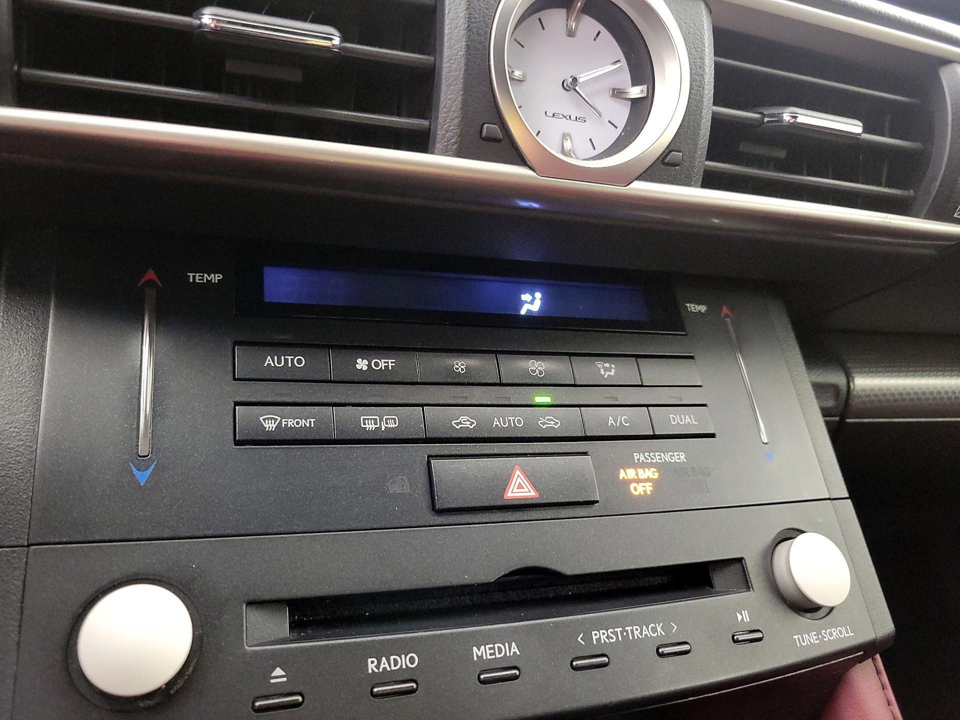 Thumbnail: 2017 Lexus RC - 17