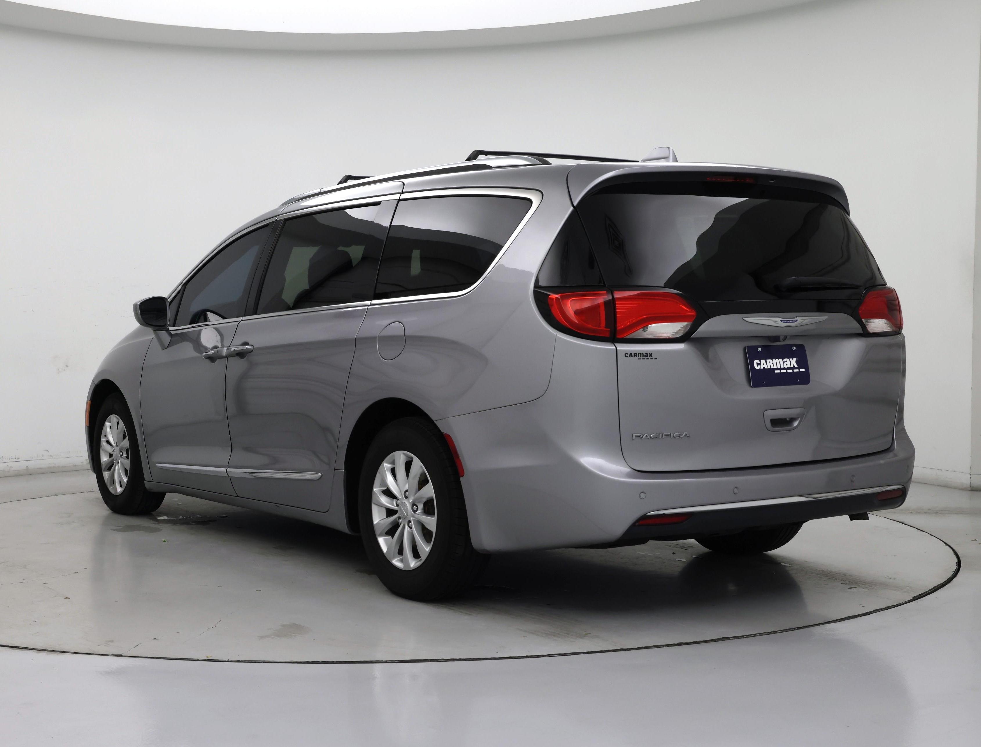 Thumbnail: 2018 Chrysler Pacifica - 2